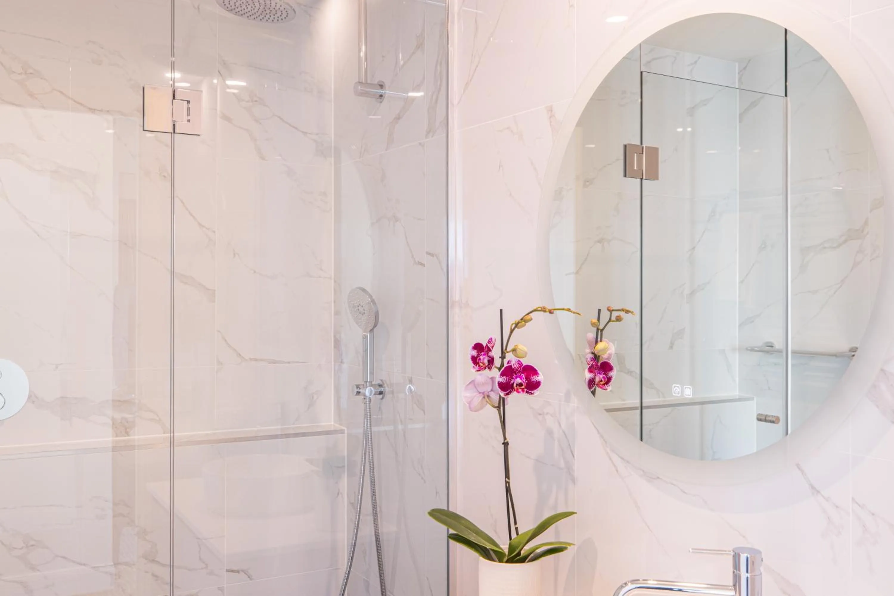 Bathroom in Seasons Botanic Gardens