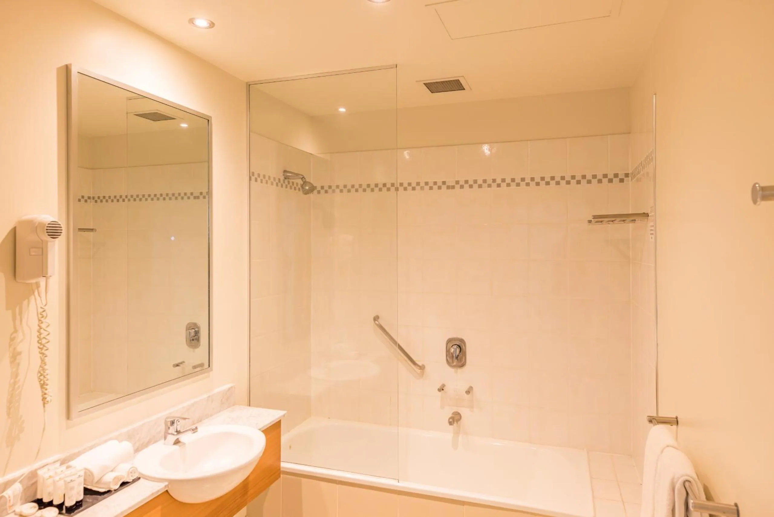 Bathroom in Seasons Botanic Gardens