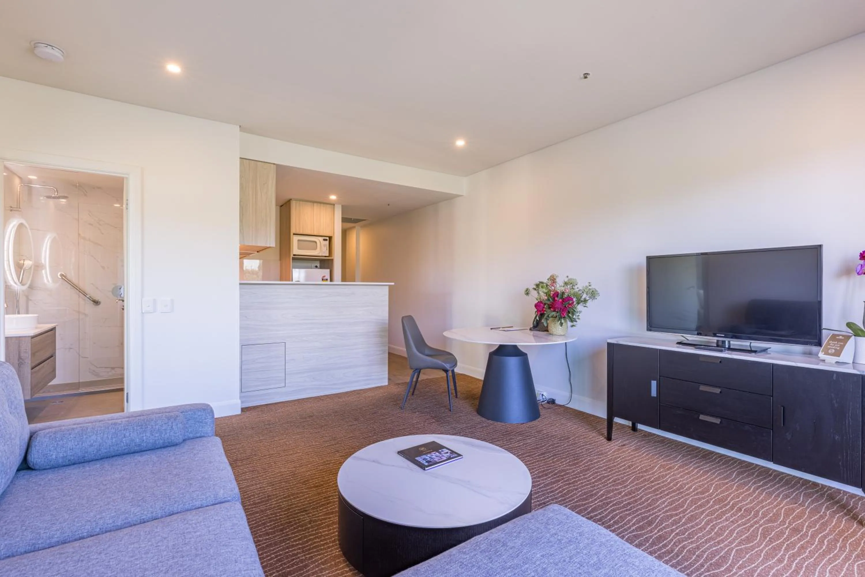 Living room in Seasons Botanic Gardens