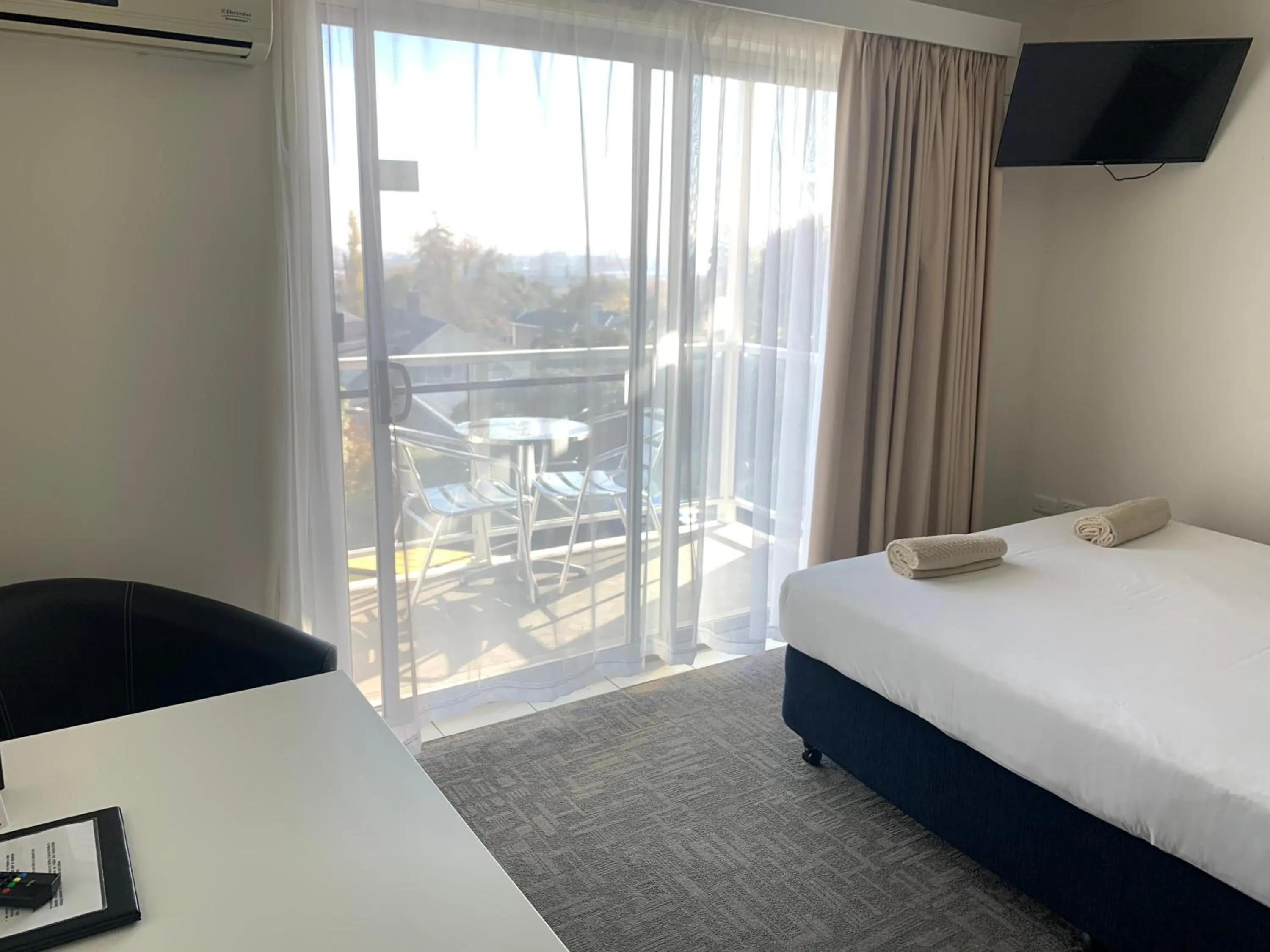 Bedroom, Bed in Adina Place Motel Apartments