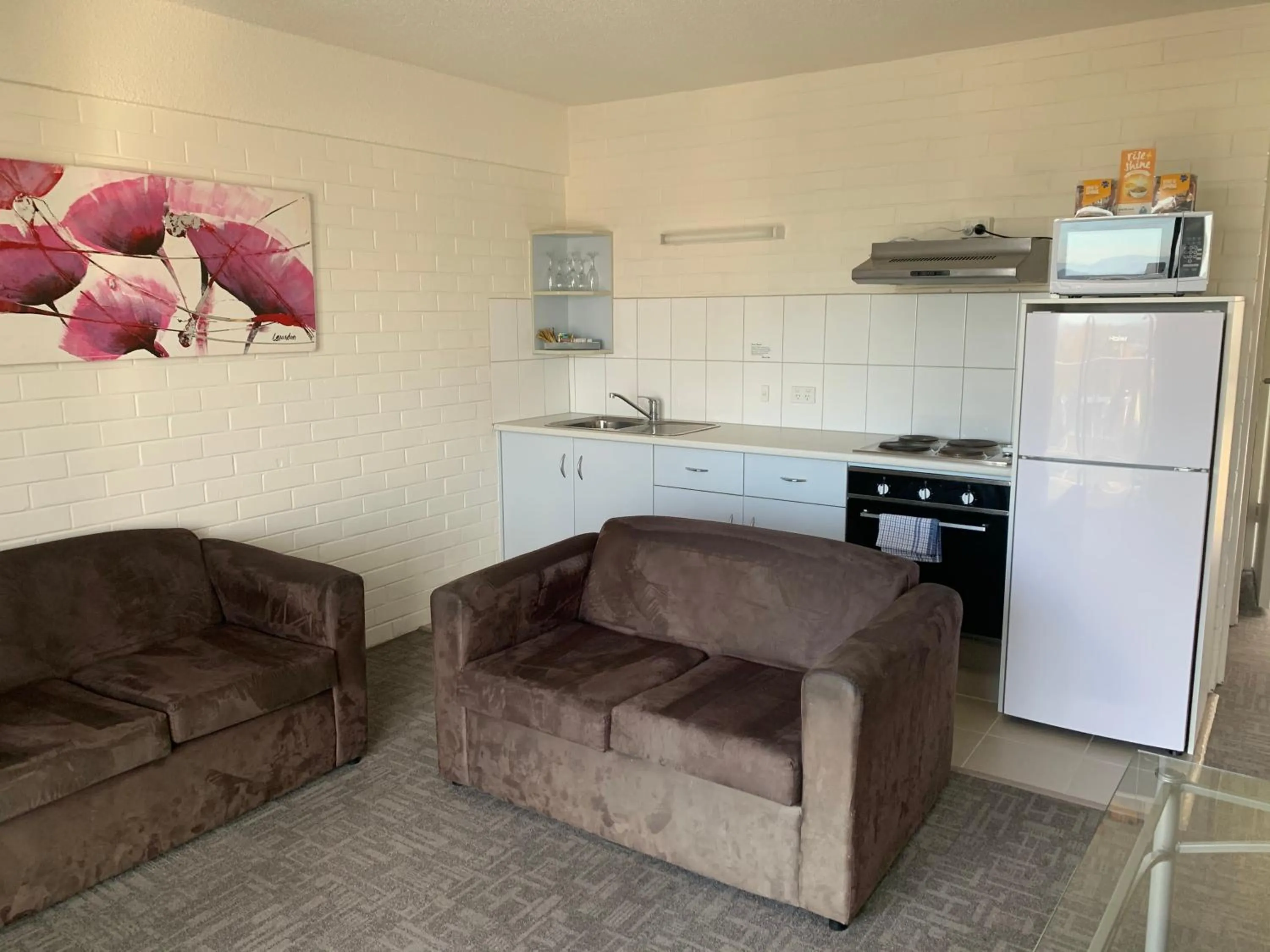 Kitchen or kitchenette in Adina Place Motel Apartments