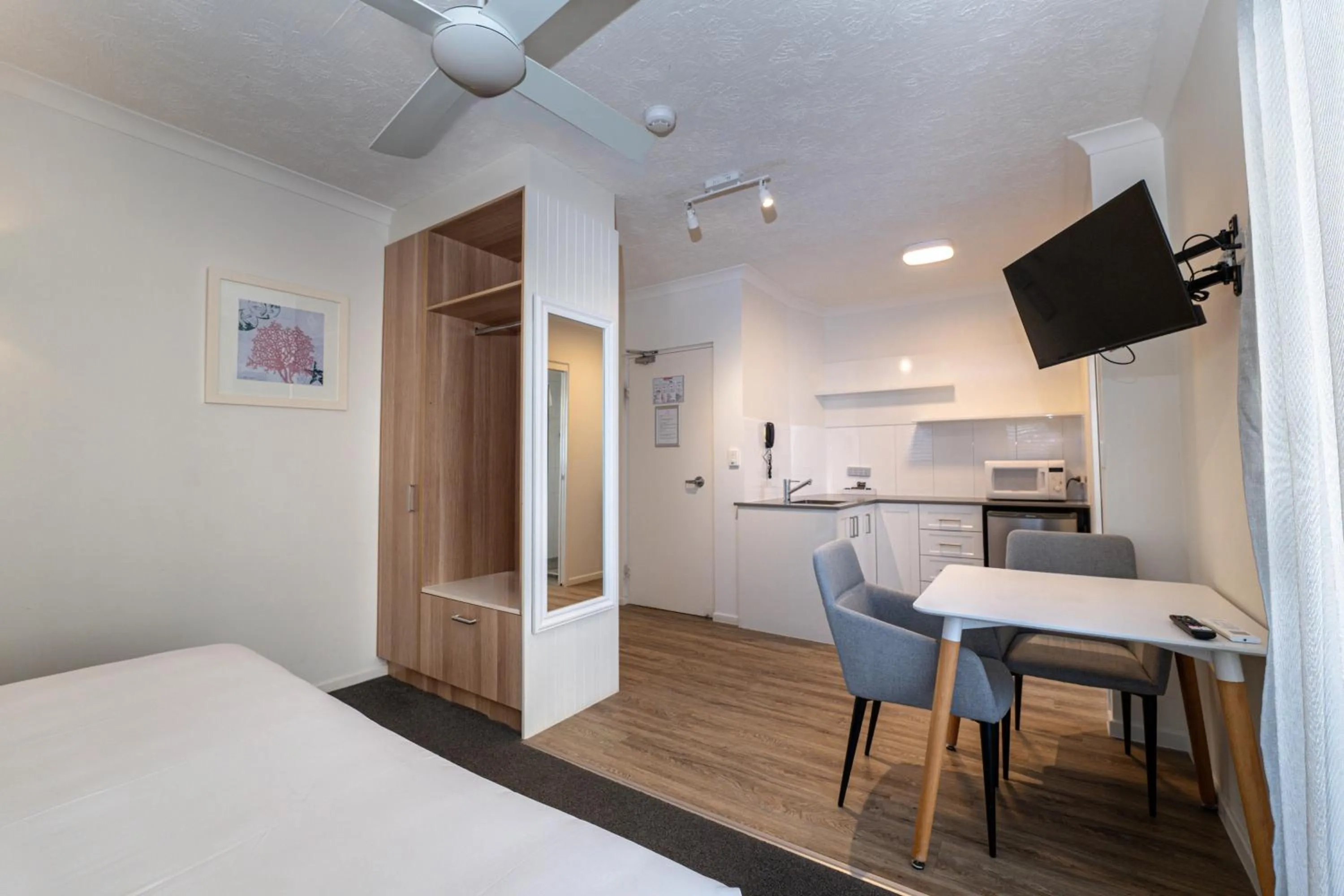 Bed in Twin Quays Noosa