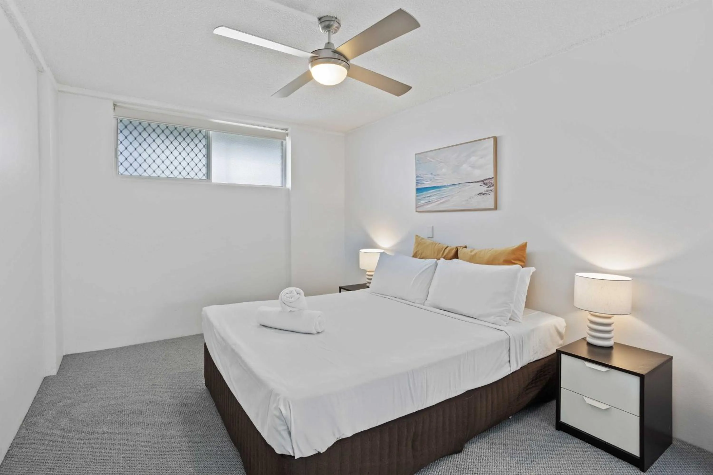 Bedroom, Bed in Hi Ho Beach Apartments on Broadbeach