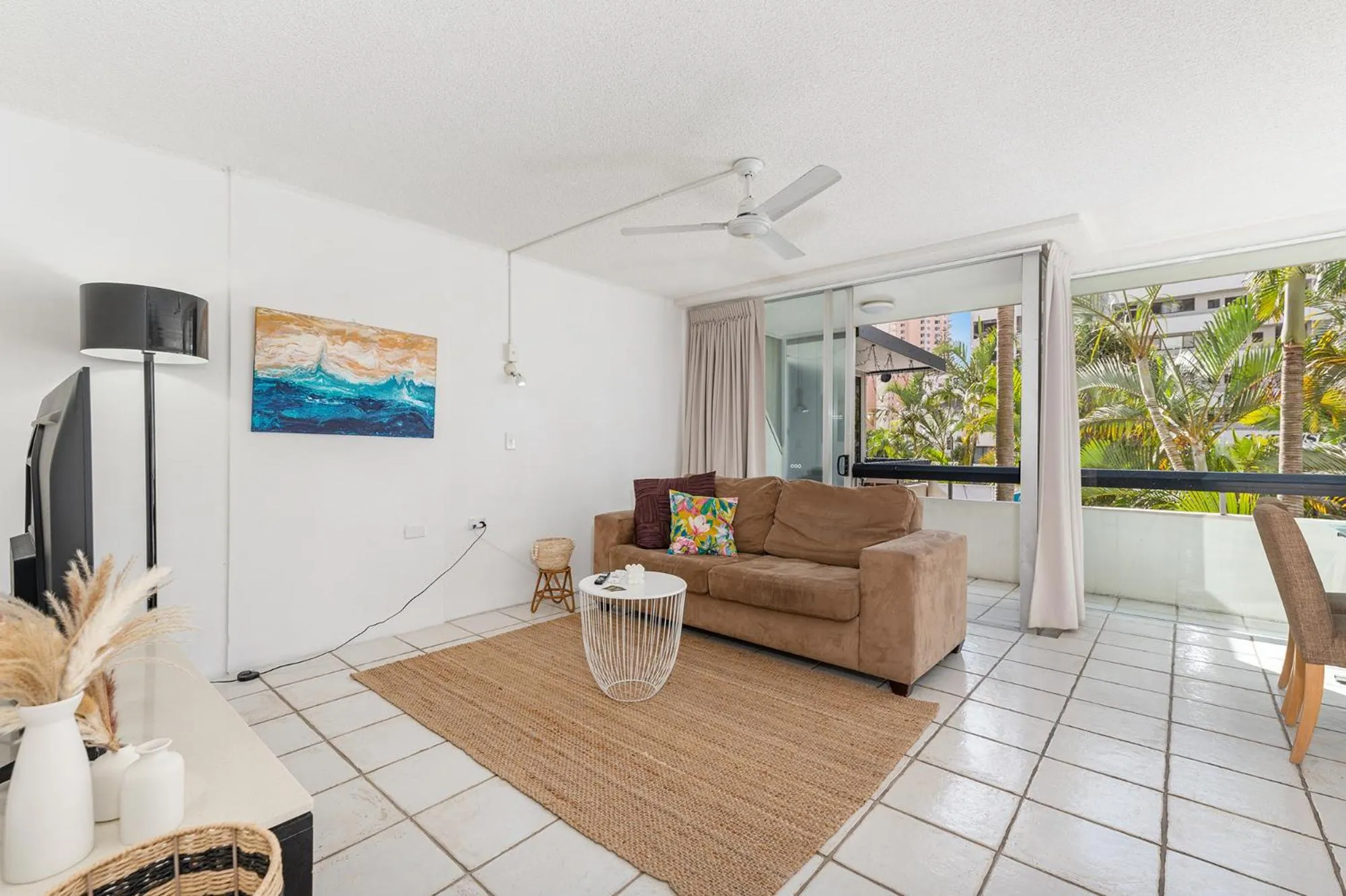 Seating area in Hi Ho Beach Apartments on Broadbeach