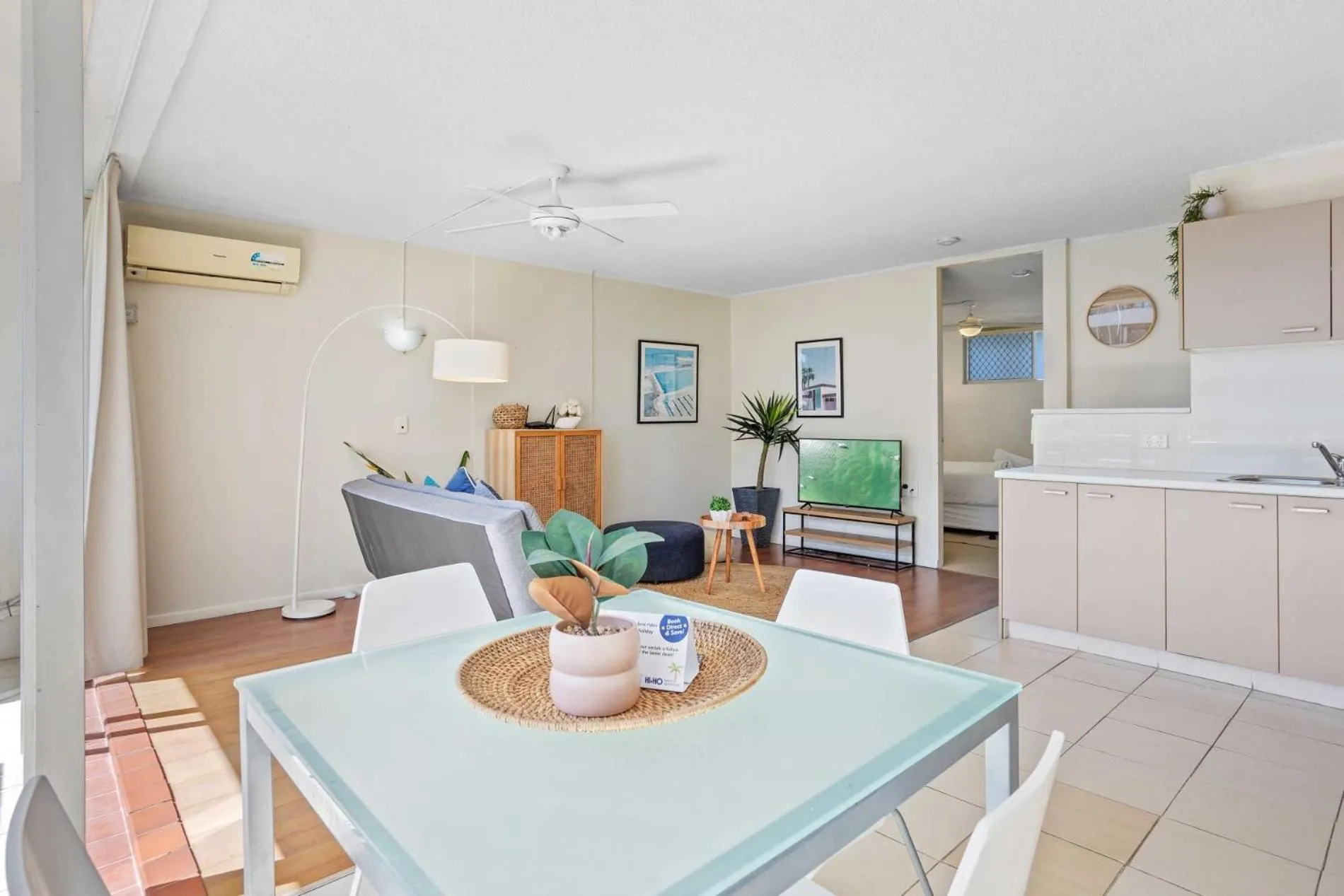 Living room in Hi Ho Beach Apartments on Broadbeach