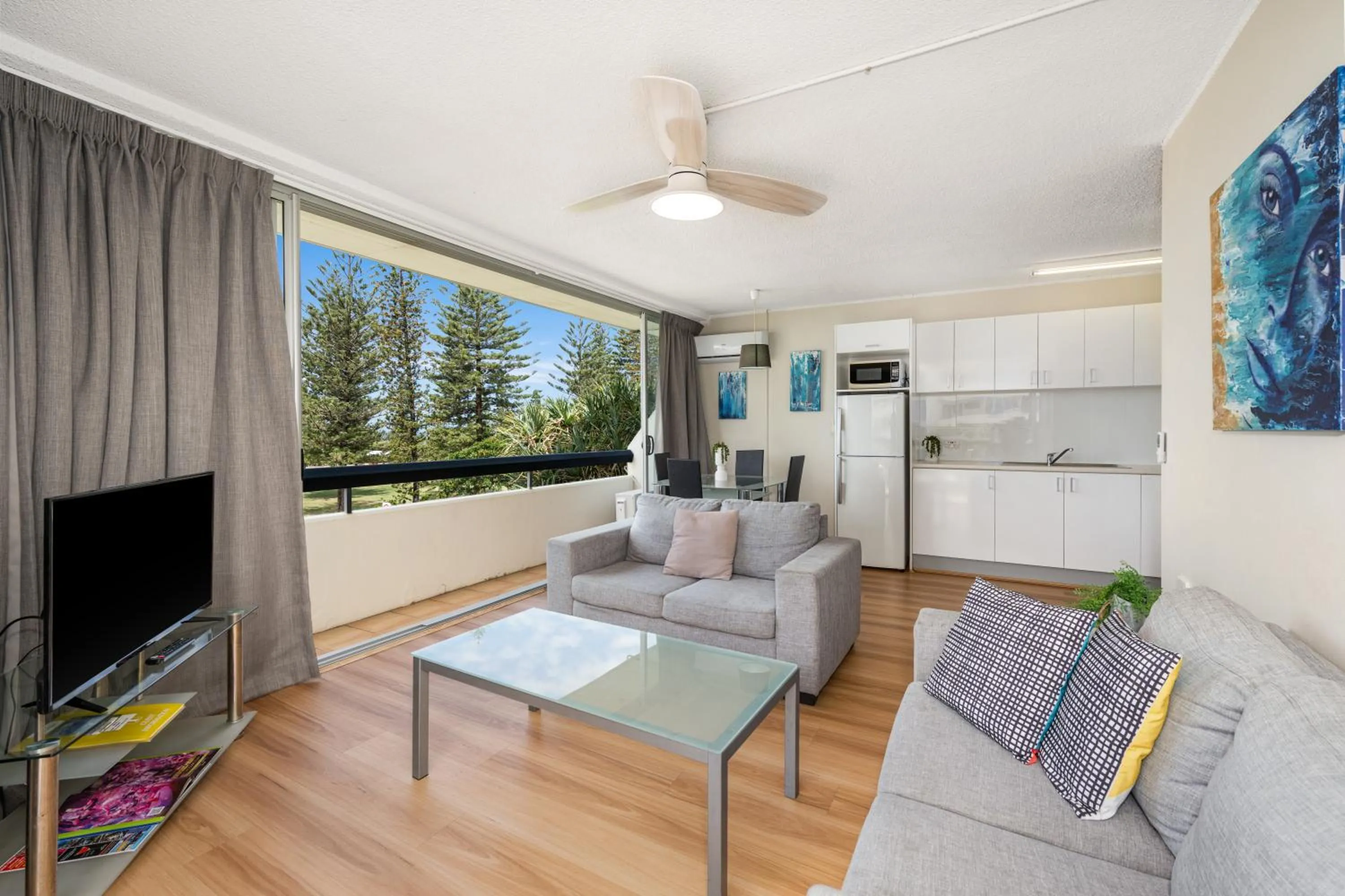 Hi Ho Beach Apartments on Broadbeach