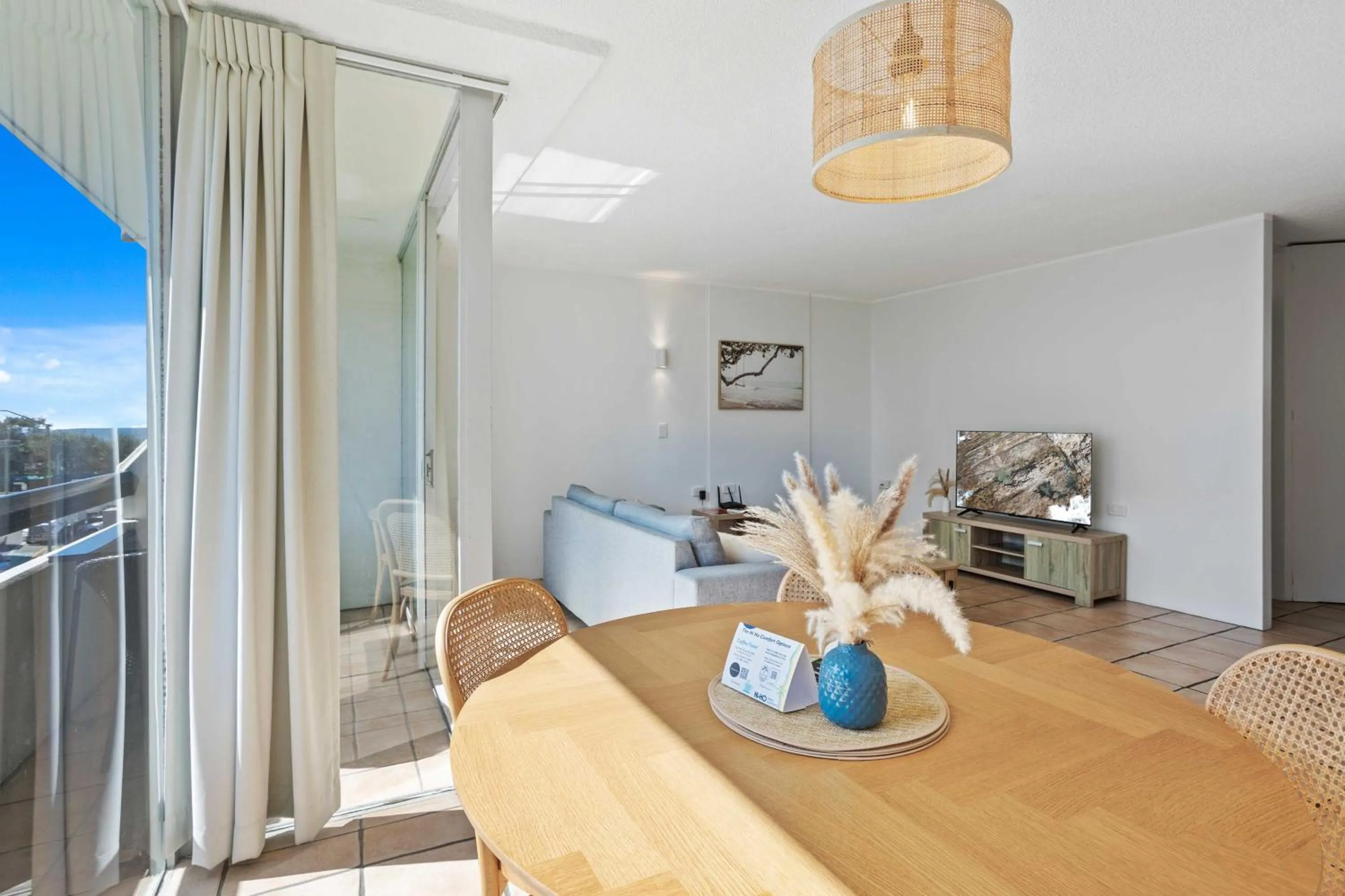 Dining area in Hi Ho Beach Apartments on Broadbeach