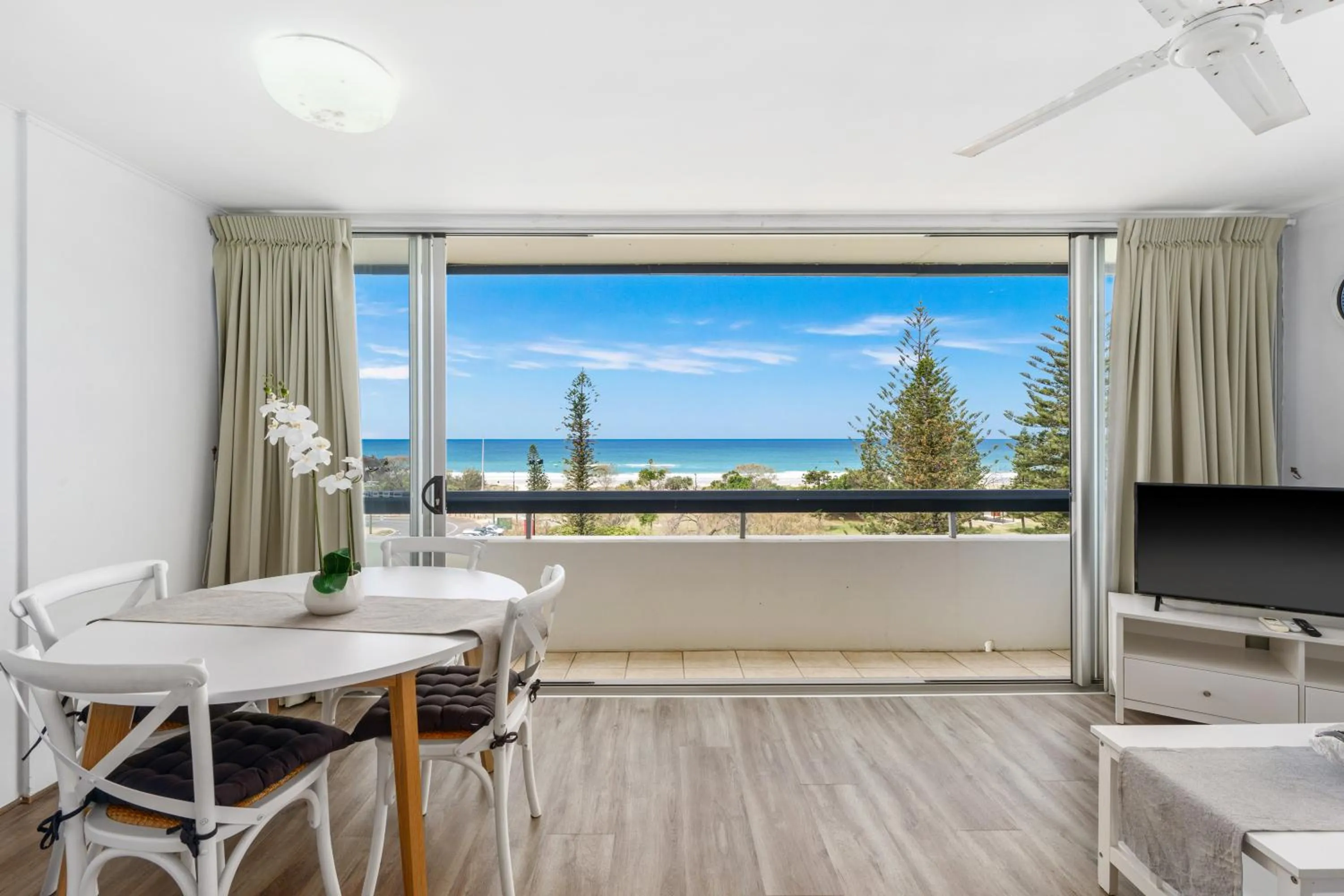 Balcony/Terrace in Hi Ho Beach Apartments on Broadbeach