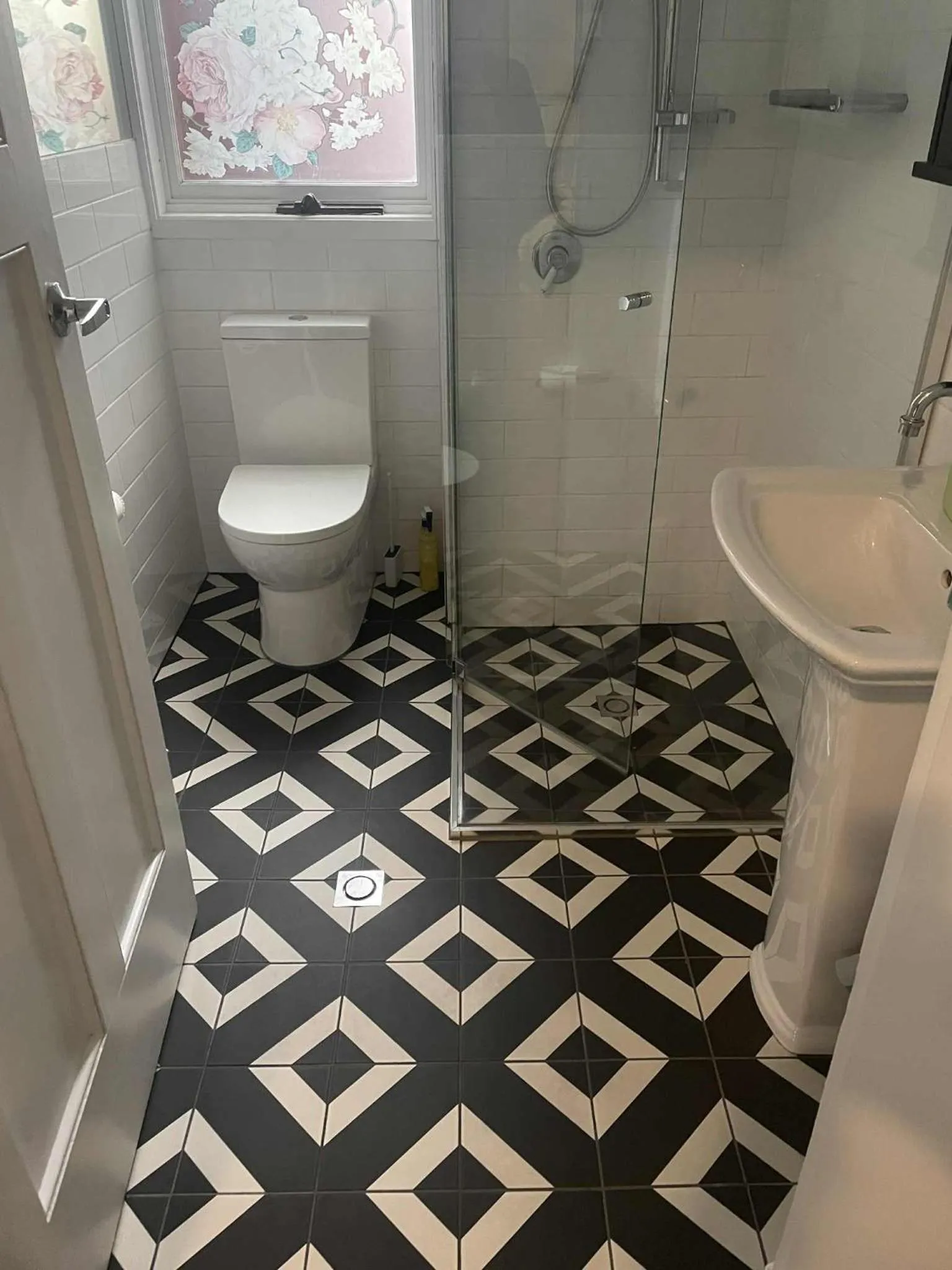 Bathroom in Adelaide Mansions Apartments