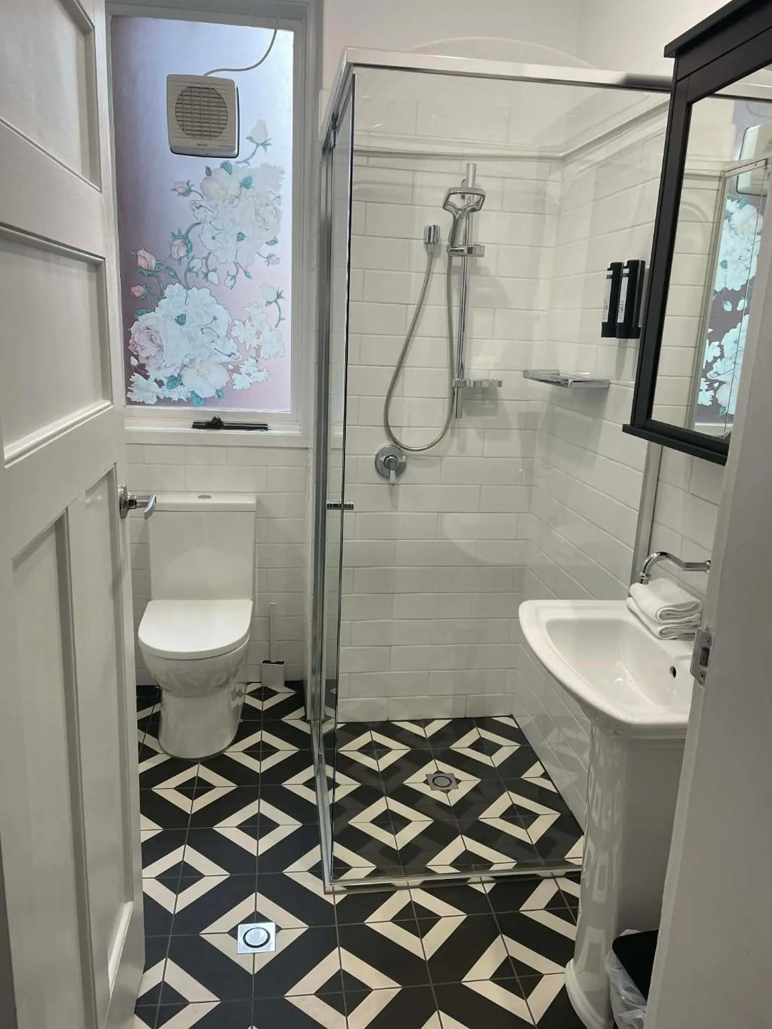 Bathroom in Adelaide Mansions Apartments