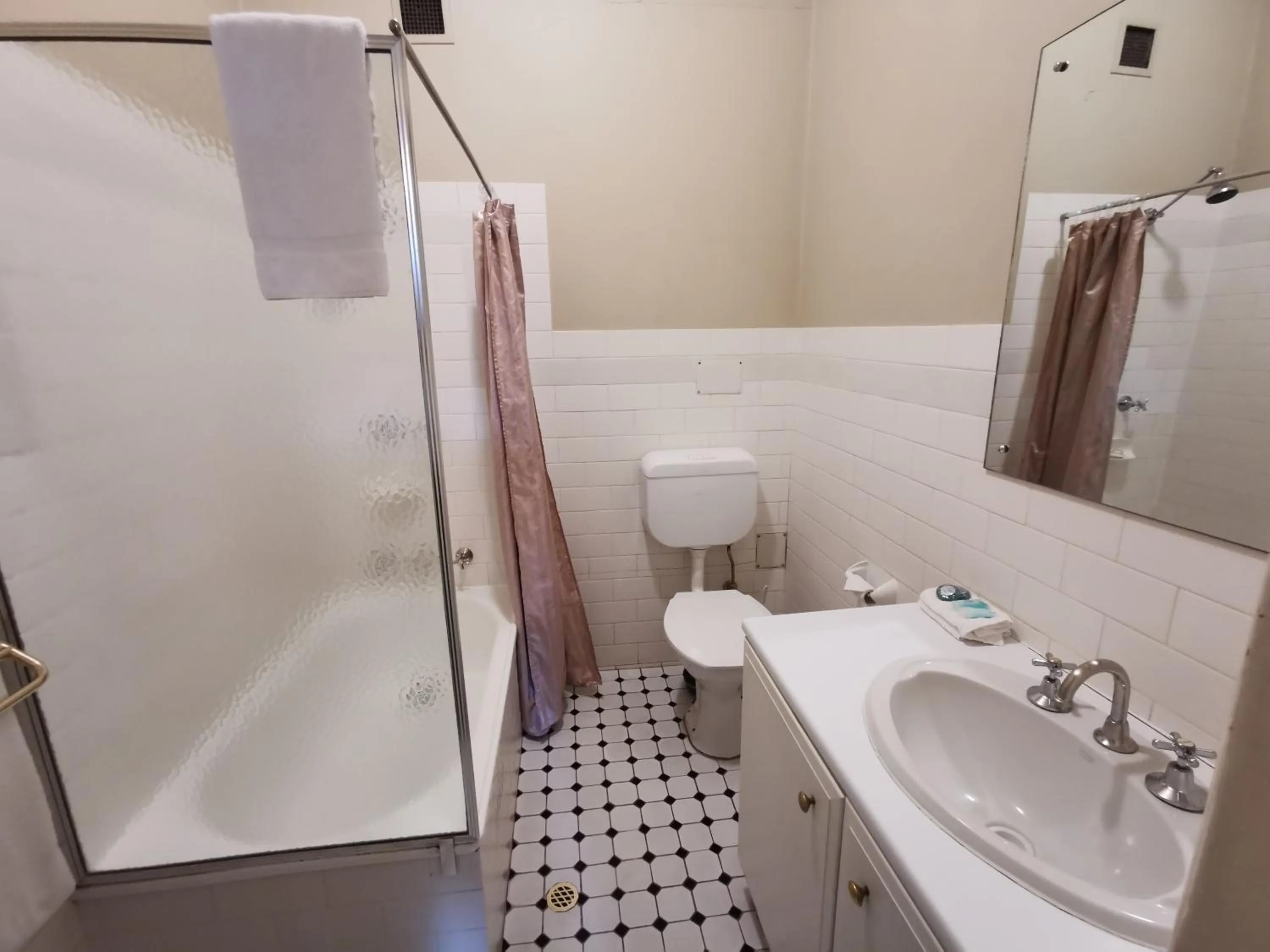 Bedroom in Adelaide Mansions Apartments