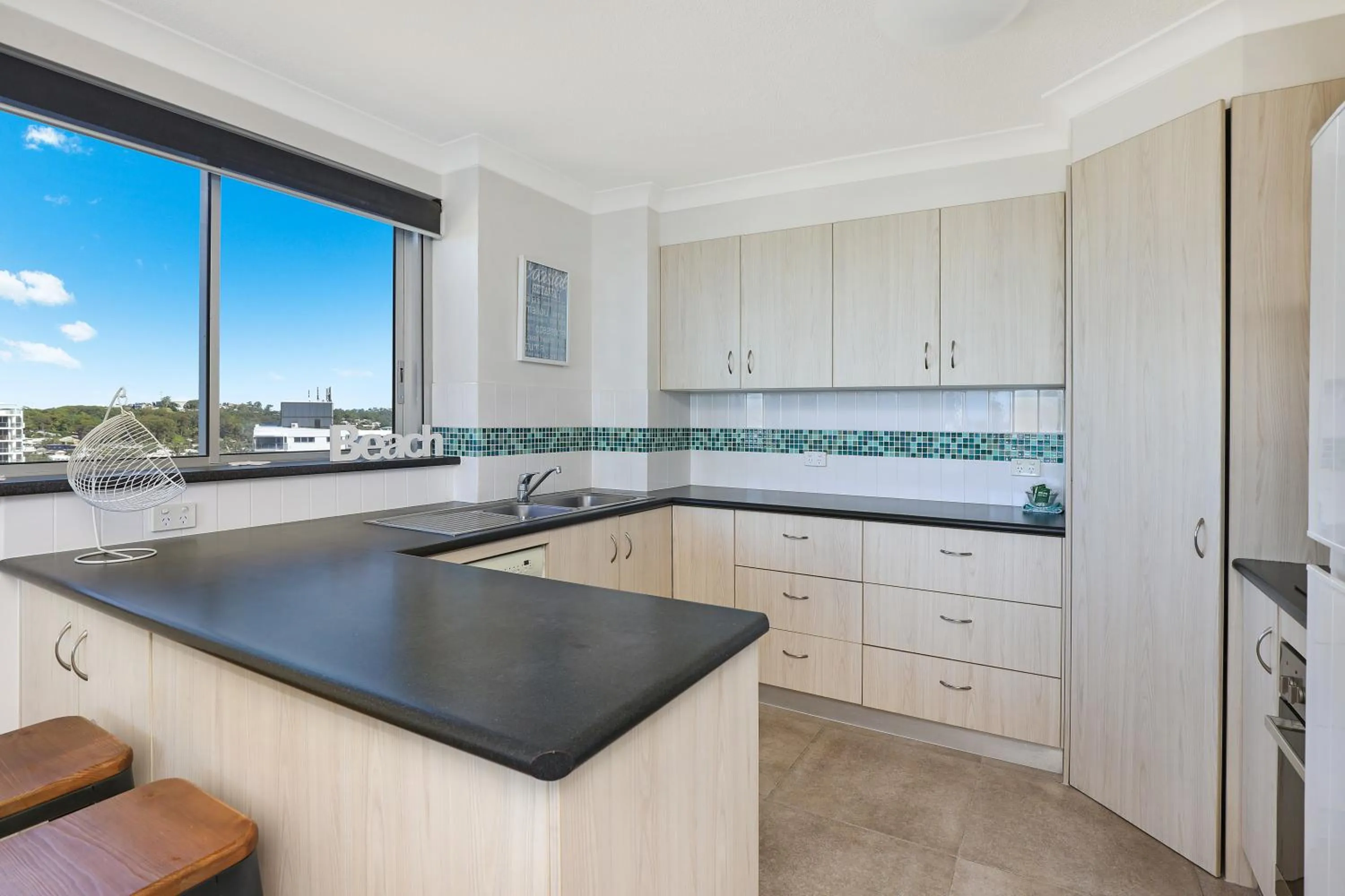 Kitchen or kitchenette in Elouera Tower