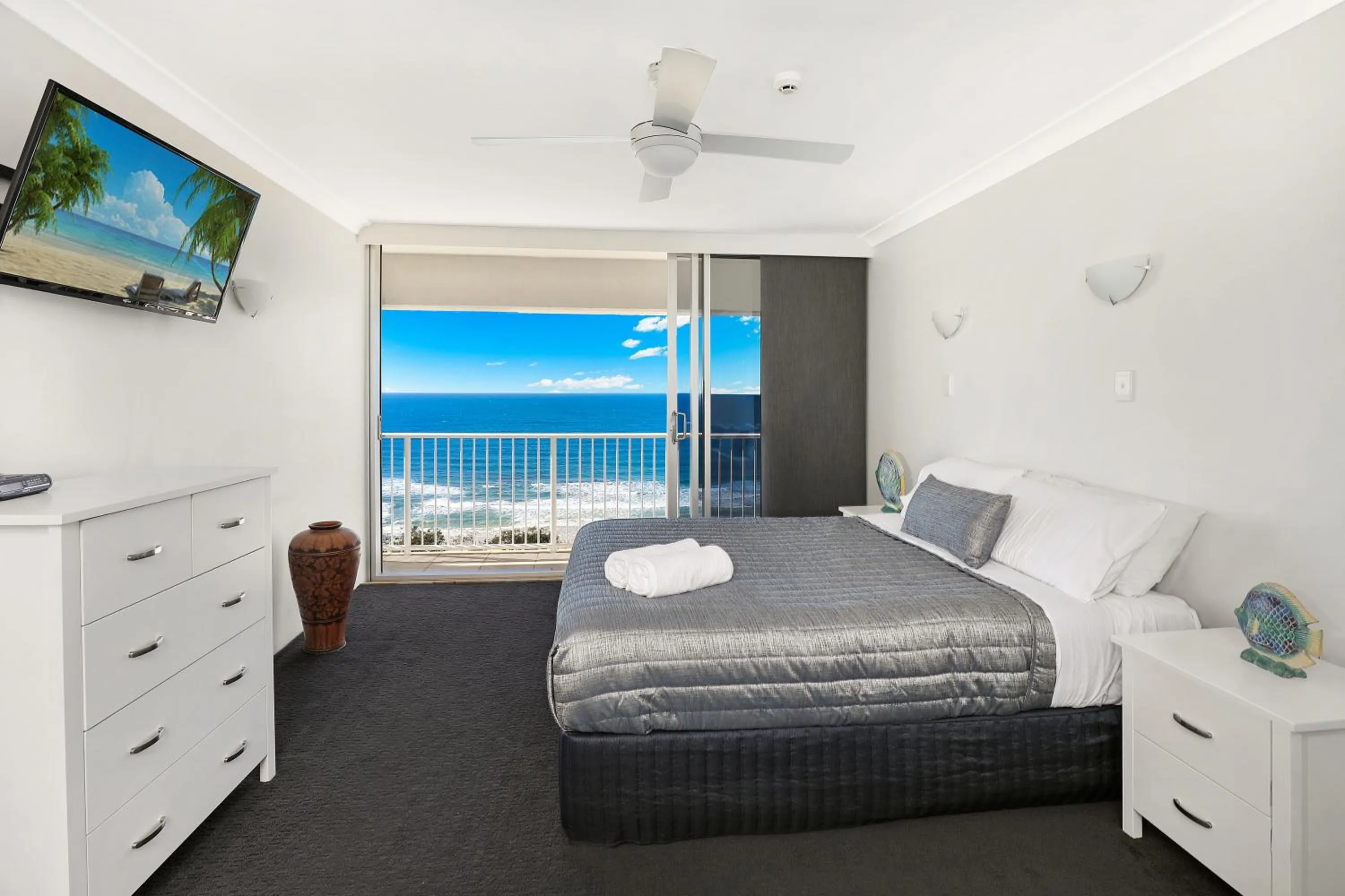 TV and multimedia, Bed in Elouera Tower