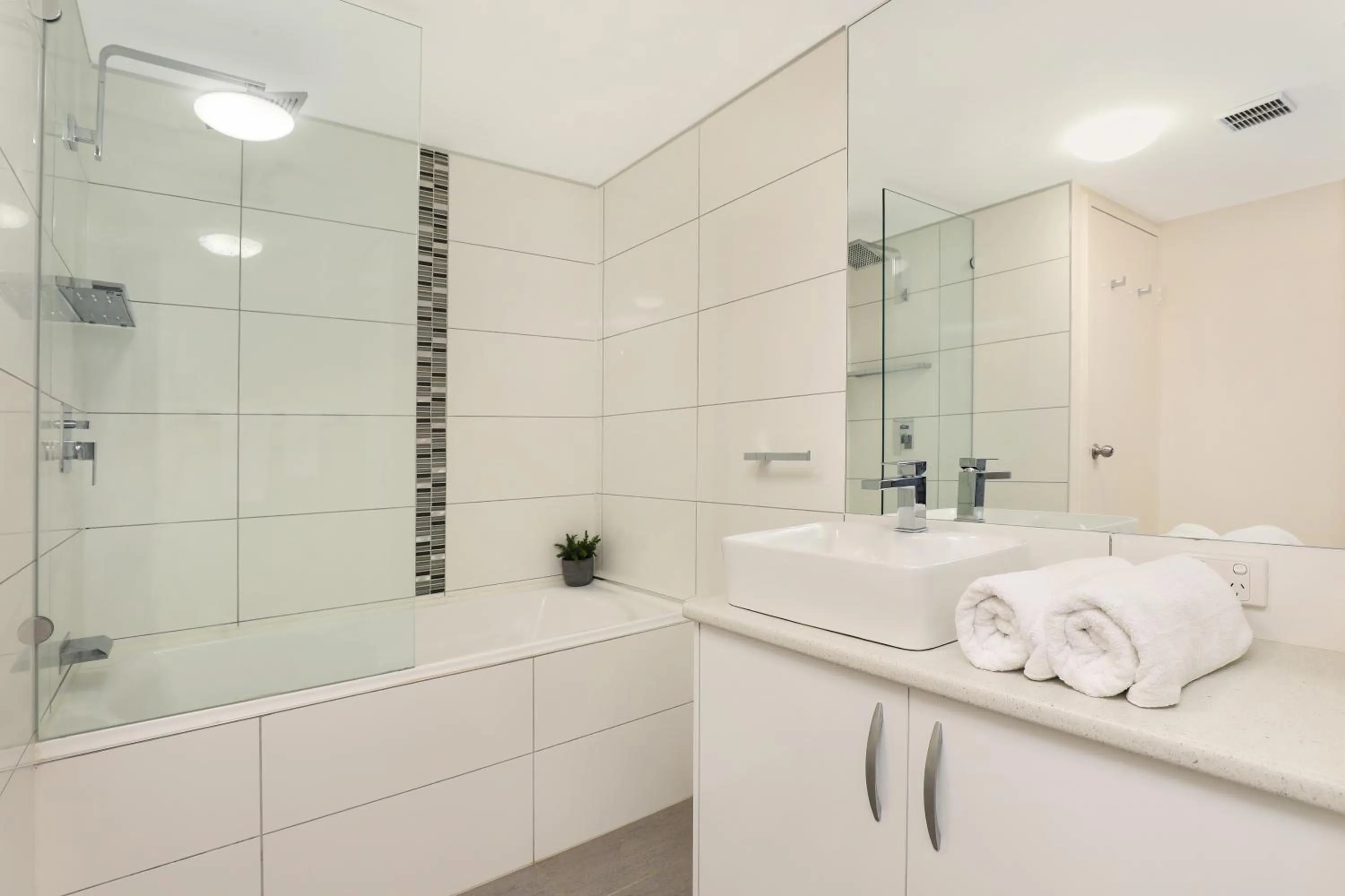 Bathroom in Elouera Tower