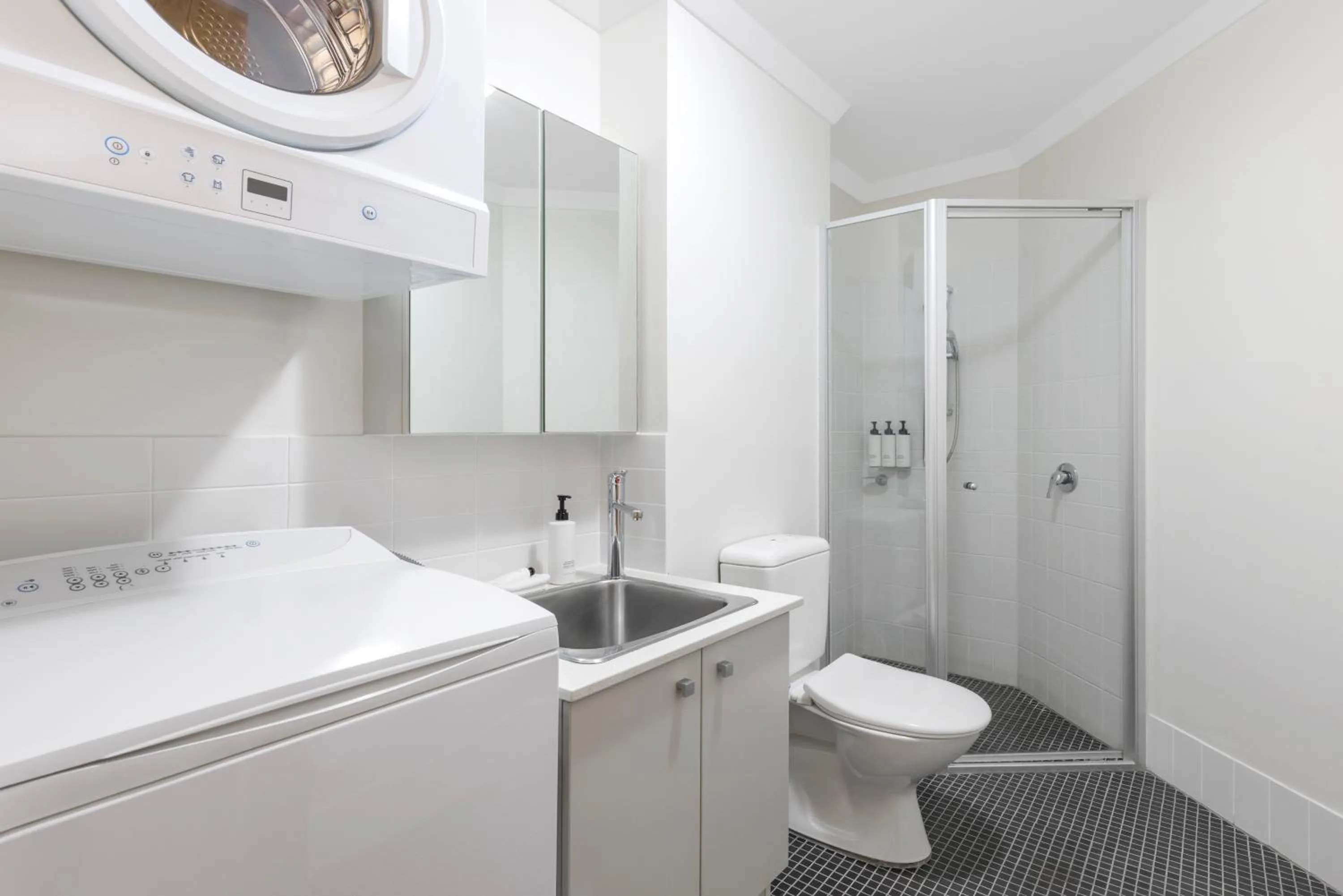 Shower in Quest on Rheola