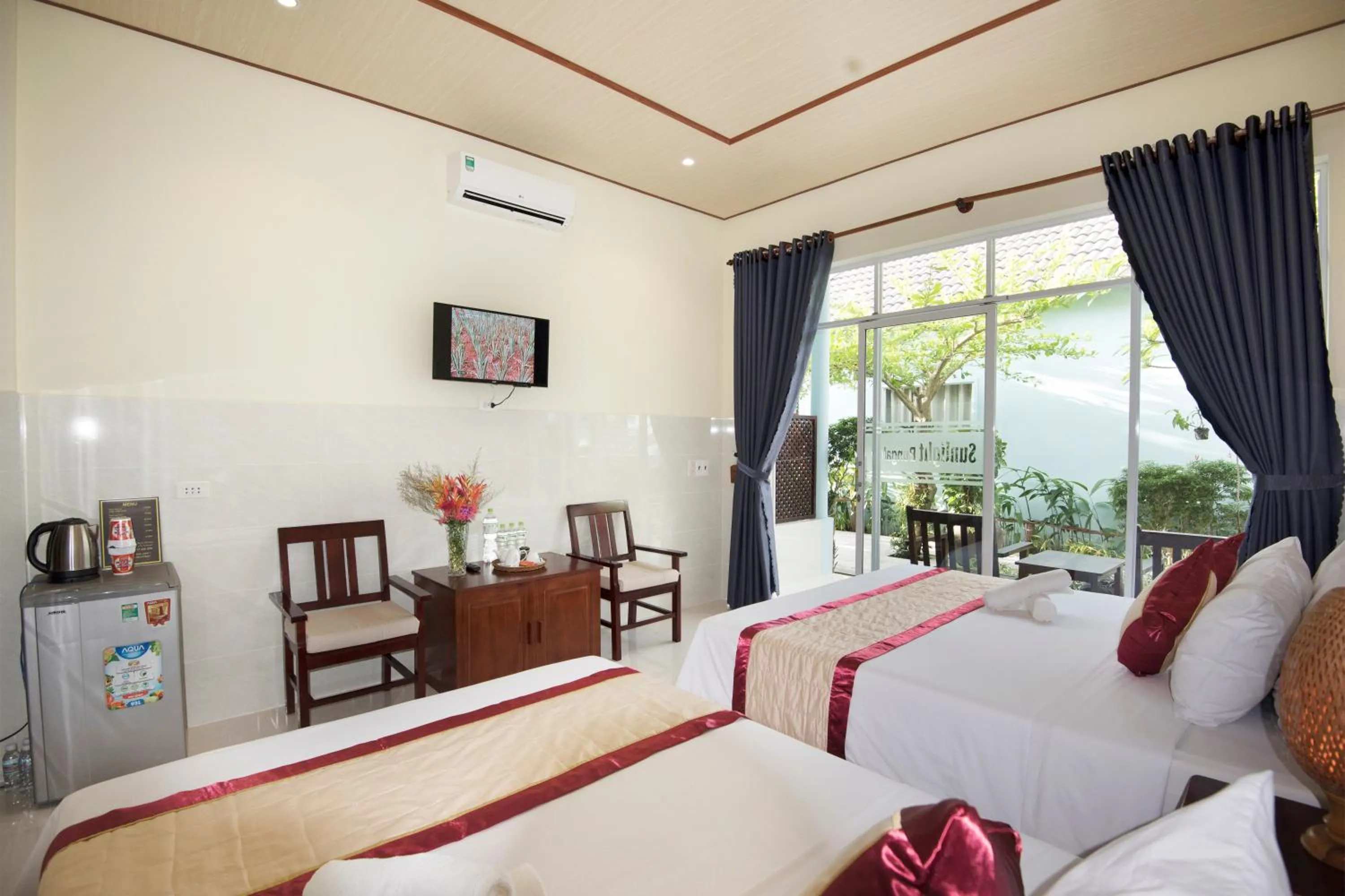 Bed in Sunlight Bungalow