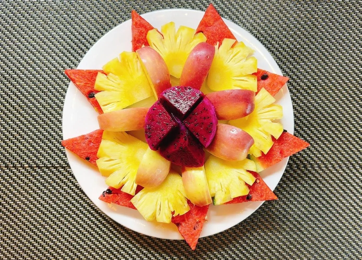 Food and drinks in Sunlight Bungalow