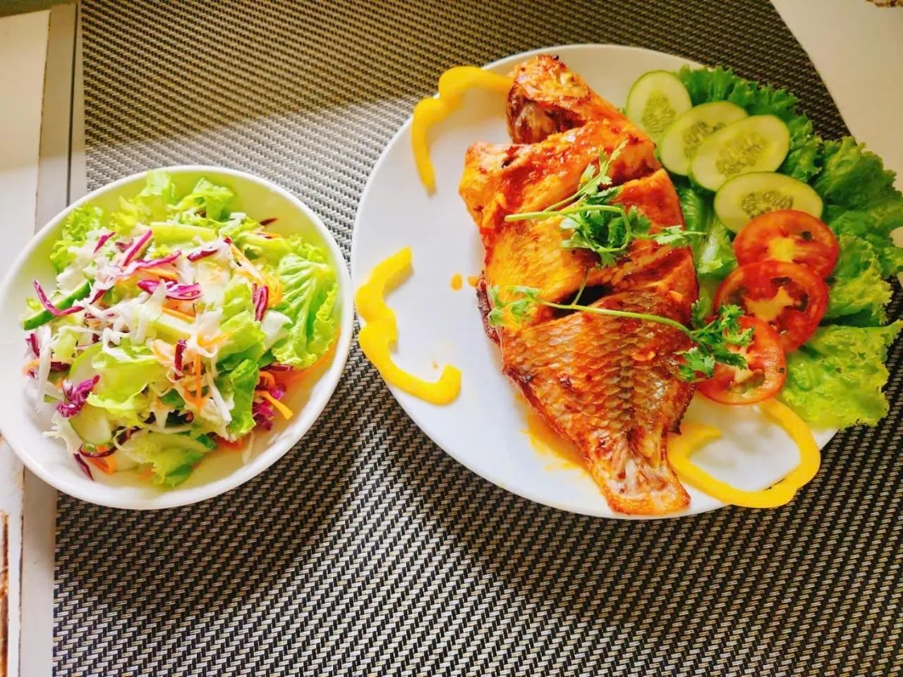 Food and drinks in Sunlight Bungalow