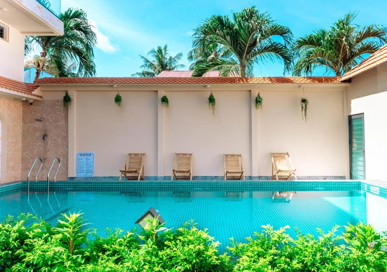 Pool view in Sunlight Bungalow