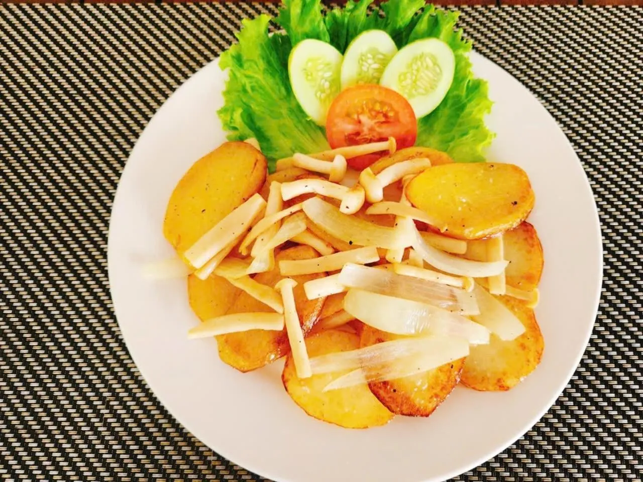 Food and drinks in Sunlight Bungalow