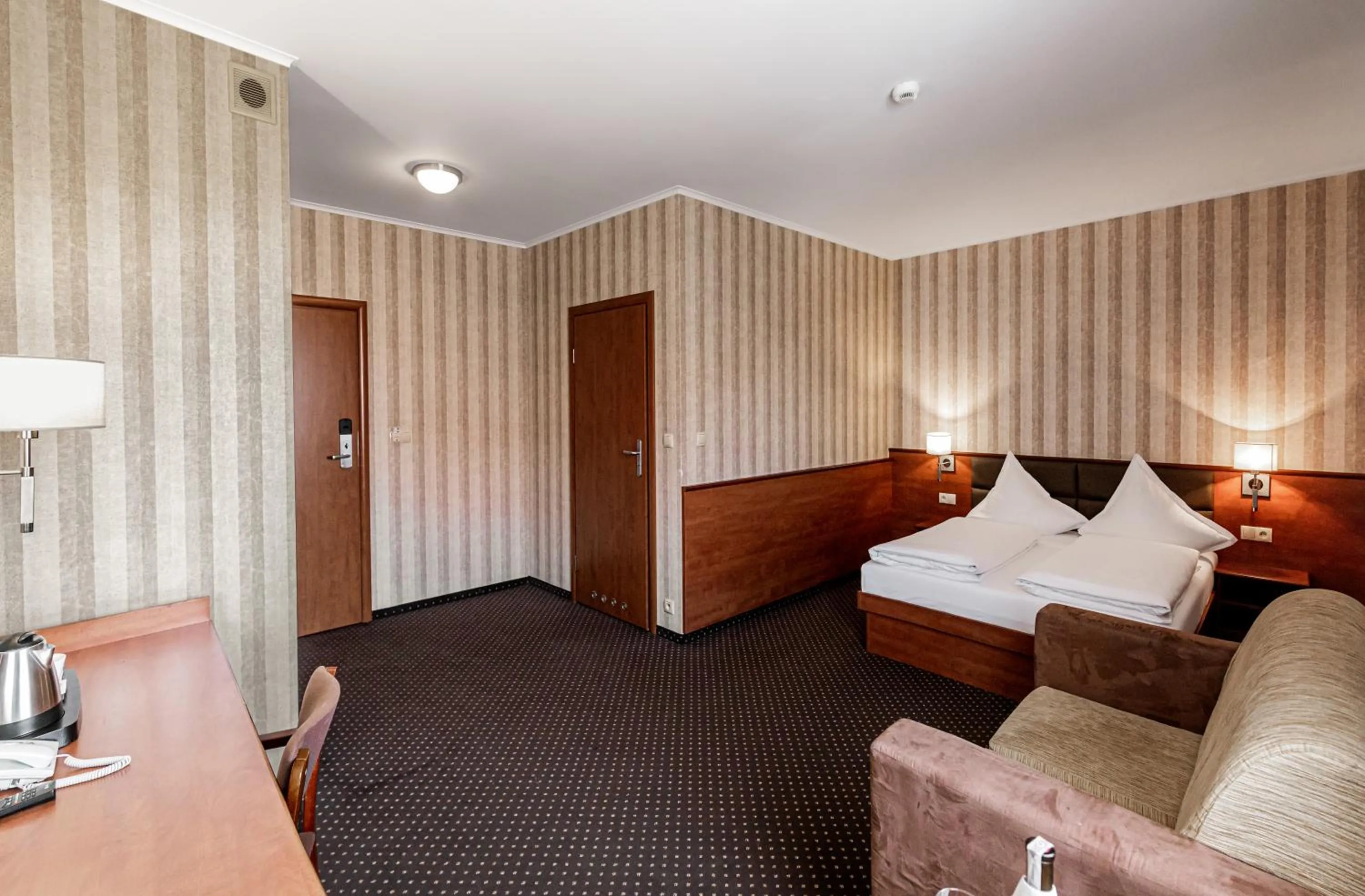 Bed in Premium Hotel Bacero Wrocław