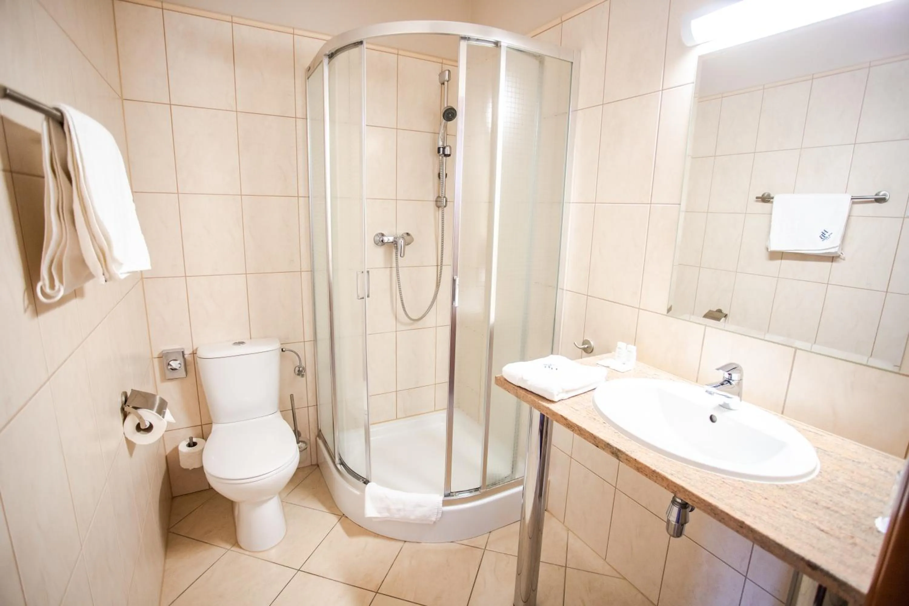 Shower in Premium Hotel Bacero Wrocław