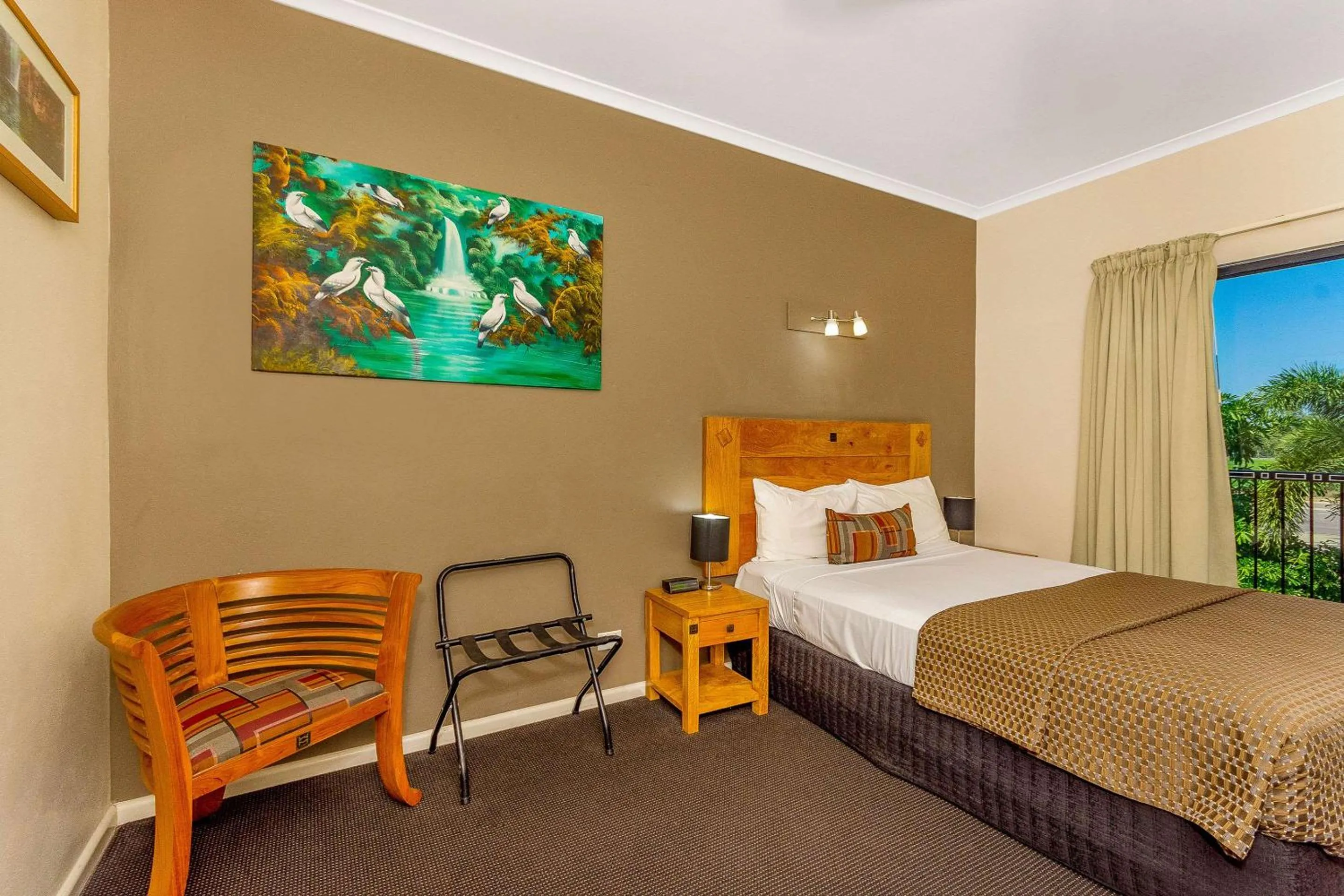 Photo of the whole room, Bed in Quality Hotel Darwin Airport