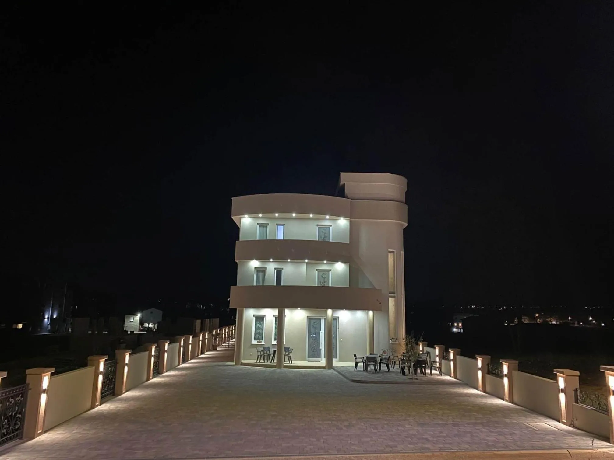 Property building in Villa Flowers