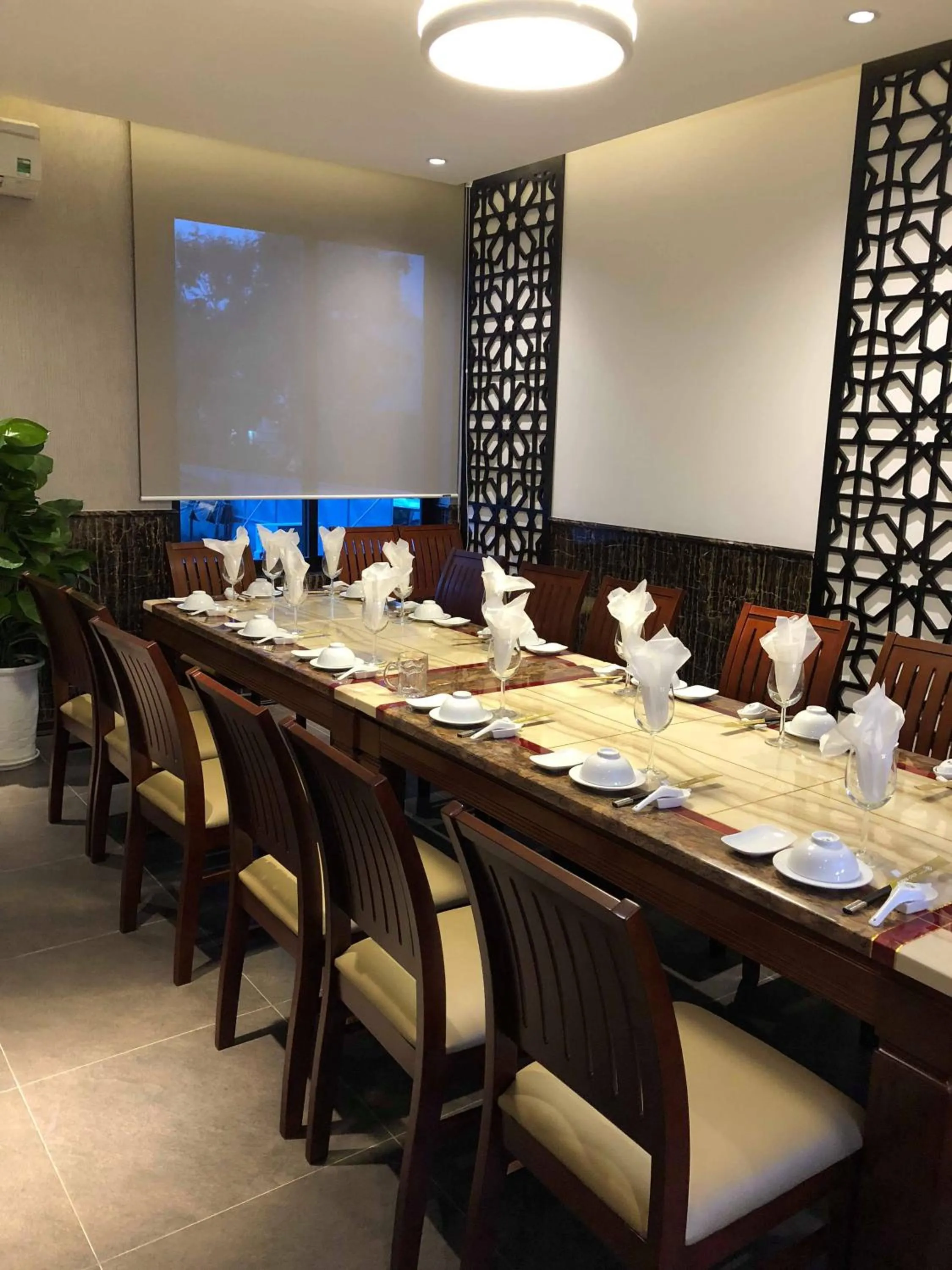 Restaurant/places to eat in Gio Bien 2 Hotel by THG