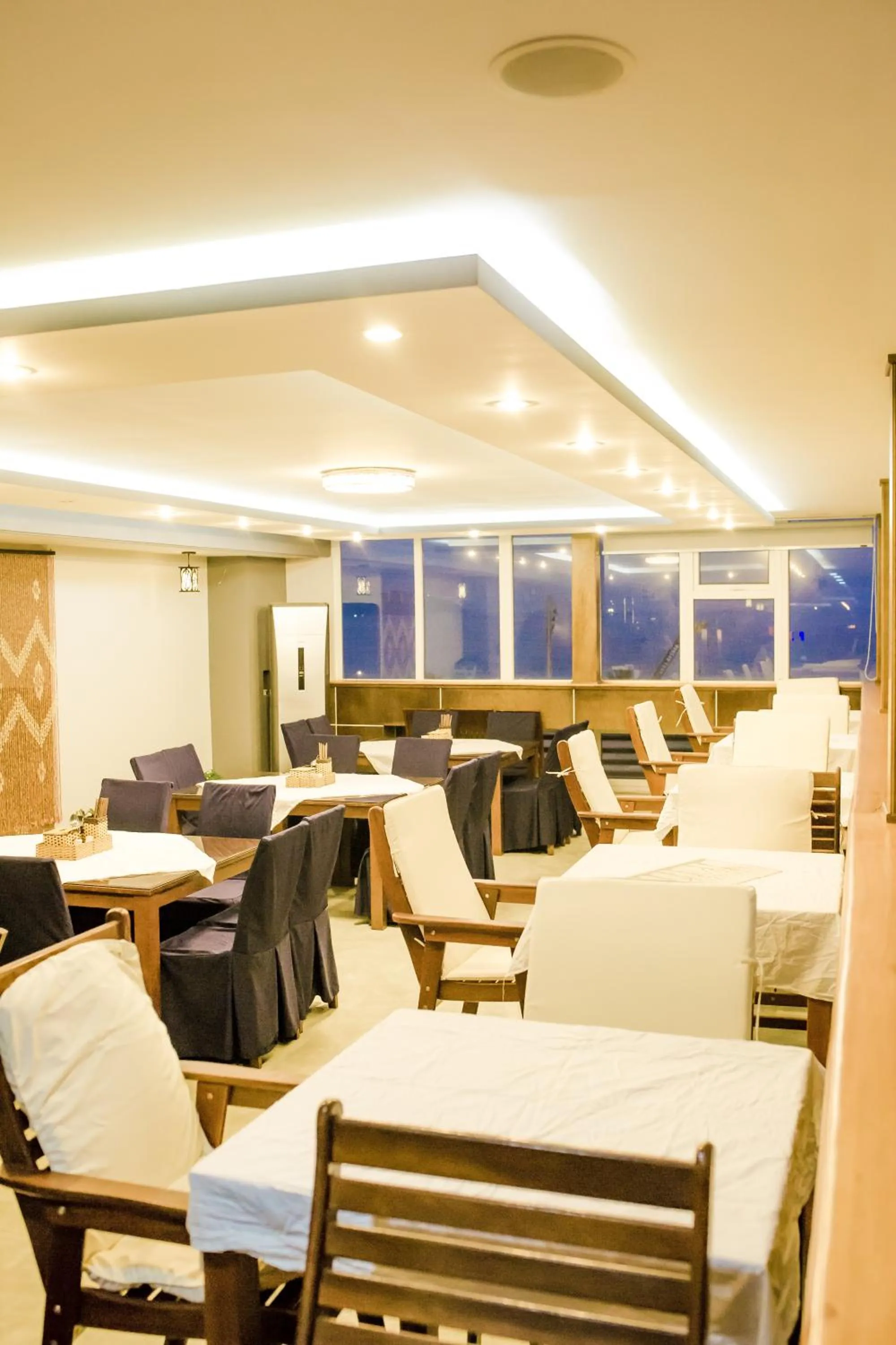 Restaurant/places to eat in Gio Bien 2 Hotel by THG