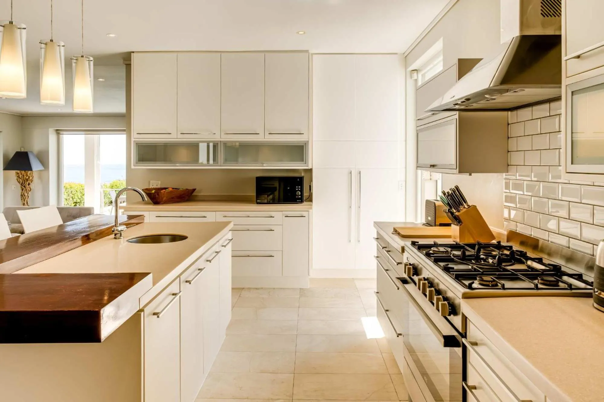 Kitchen or kitchenette in Villa Olivier