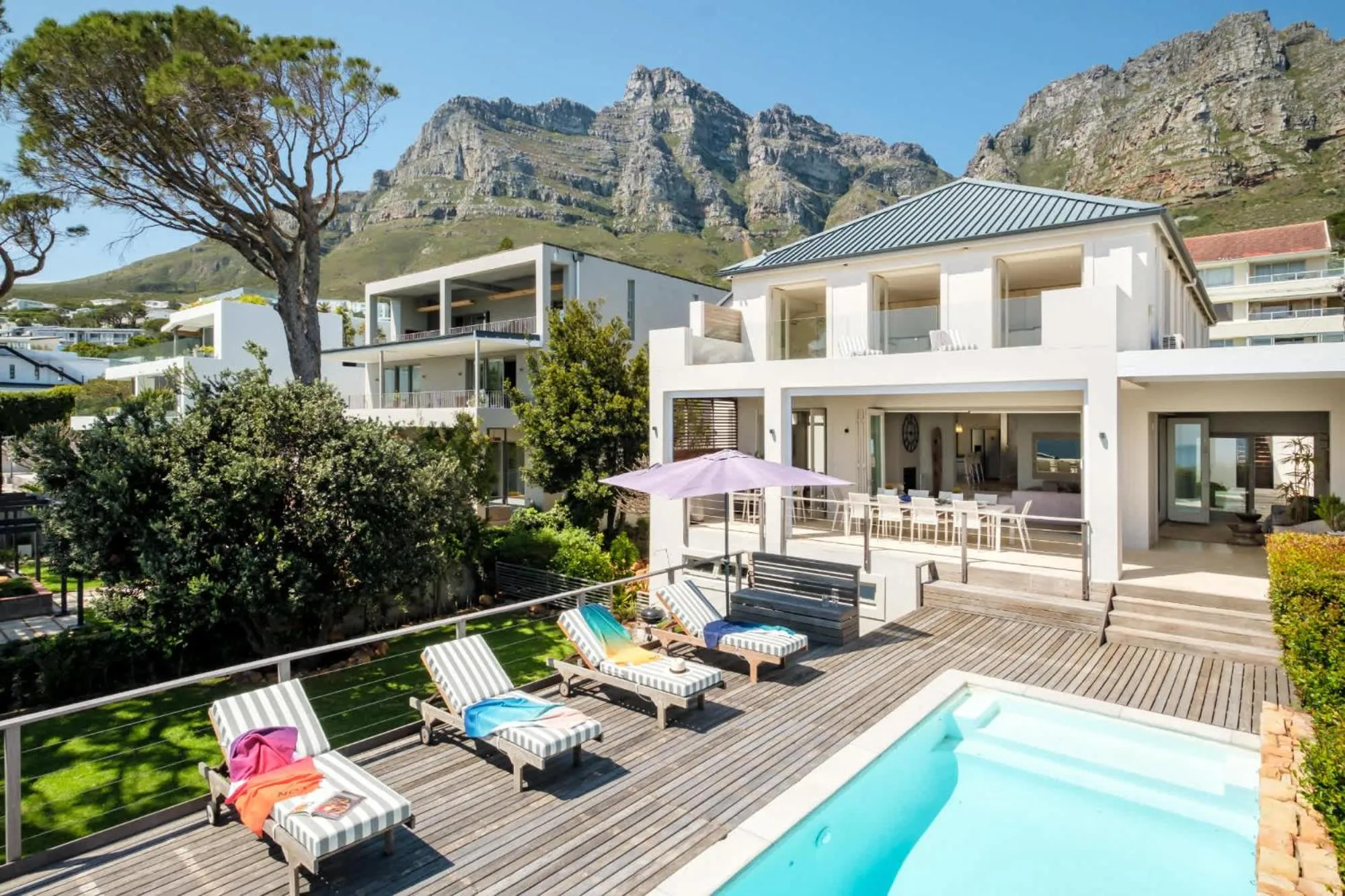 Property building in Villa Olivier