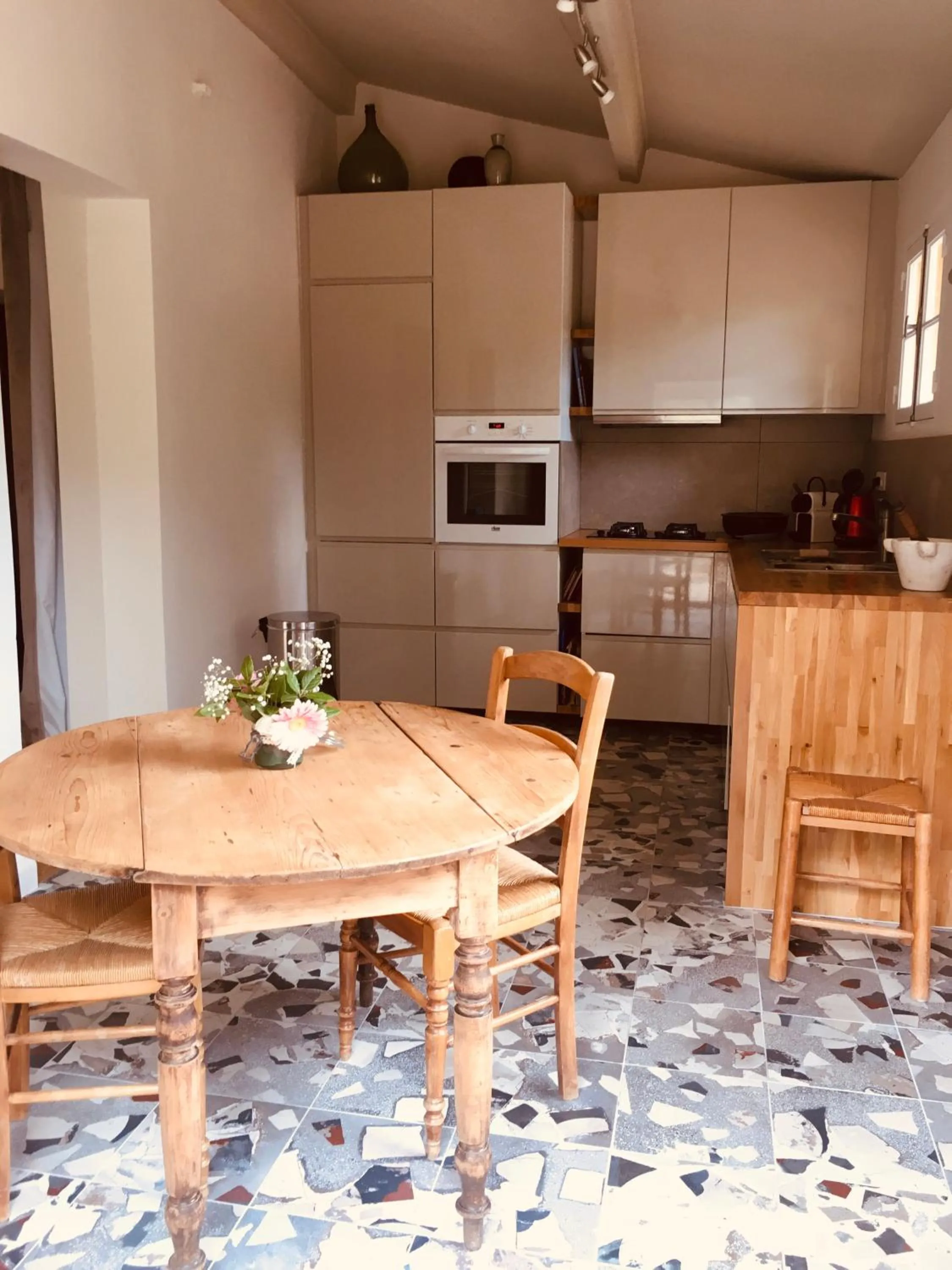 Dining area in Bastide Sainte Trinide