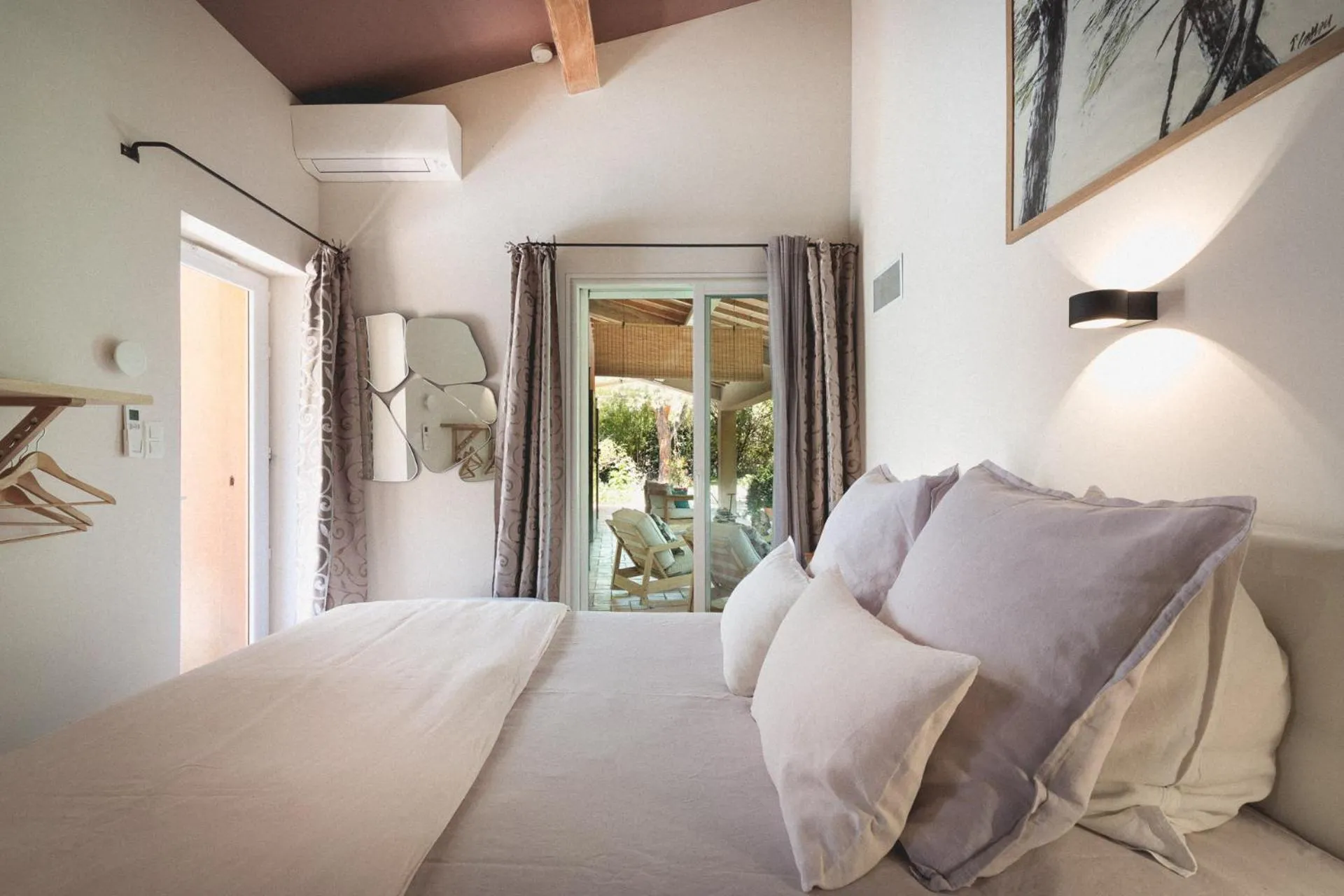 Photo of the whole room, Bed in Bastide Sainte Trinide