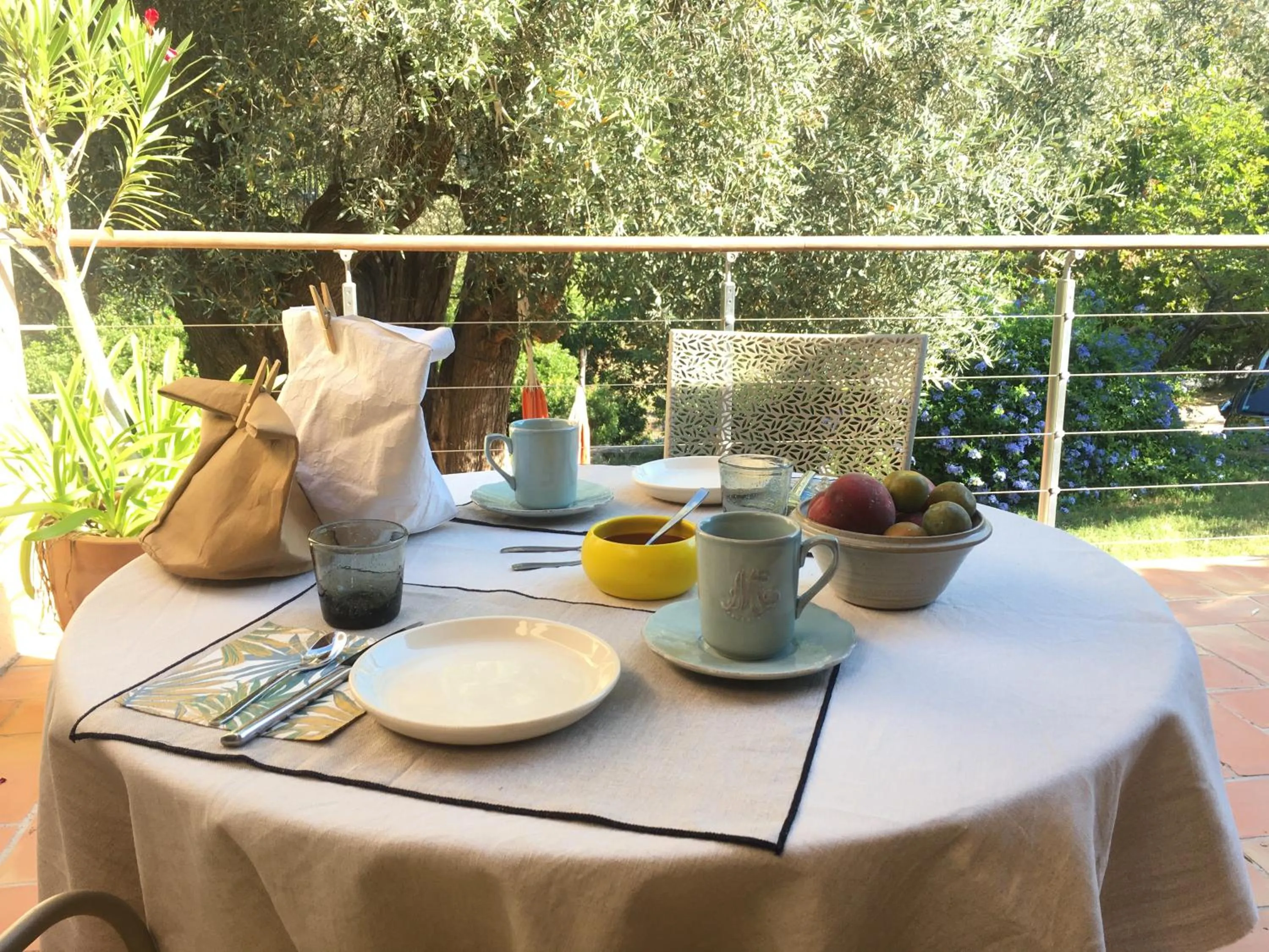 Dining area in Bastide Sainte Trinide