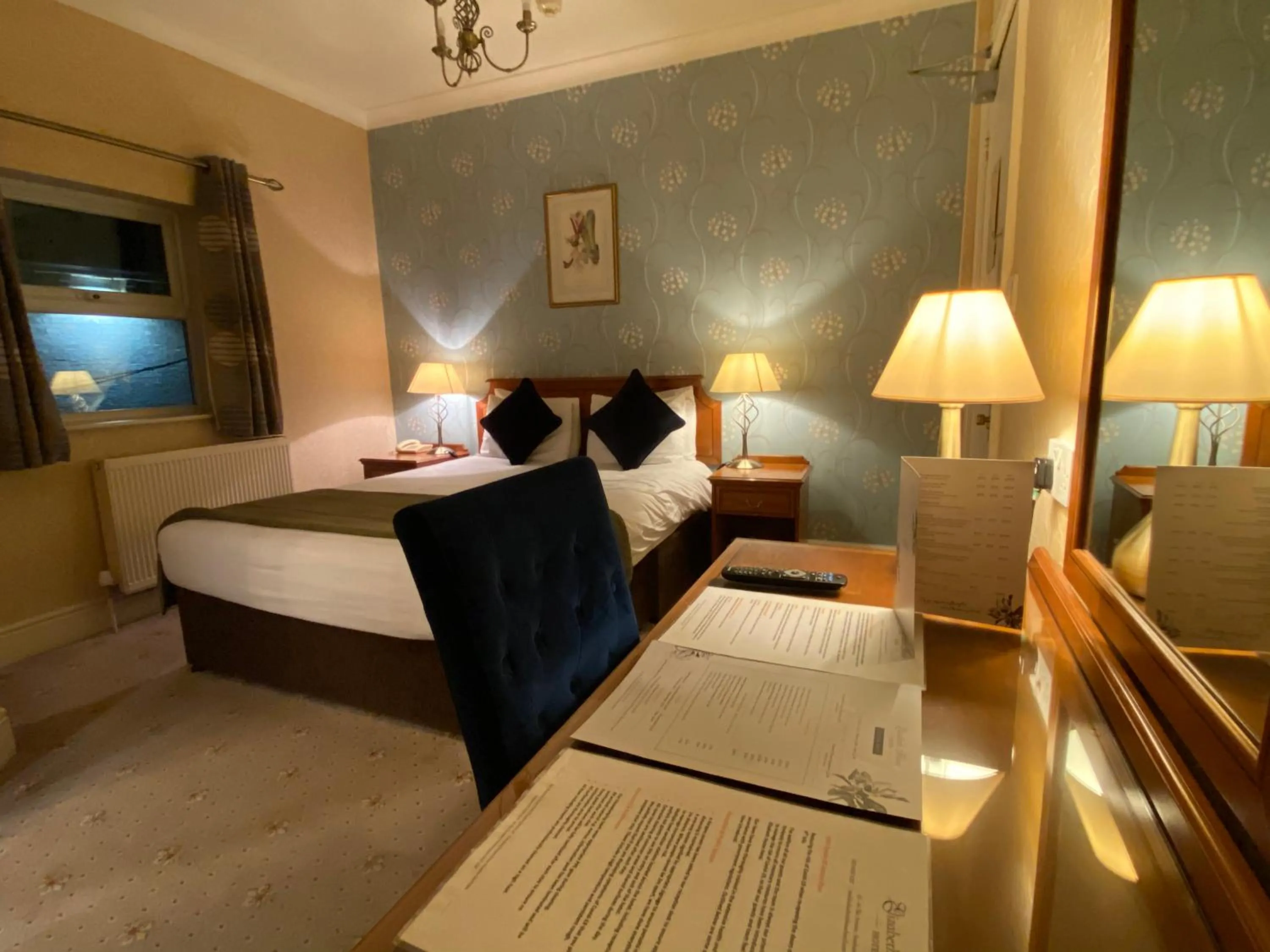 Bed in The Elizabeth House Hotel