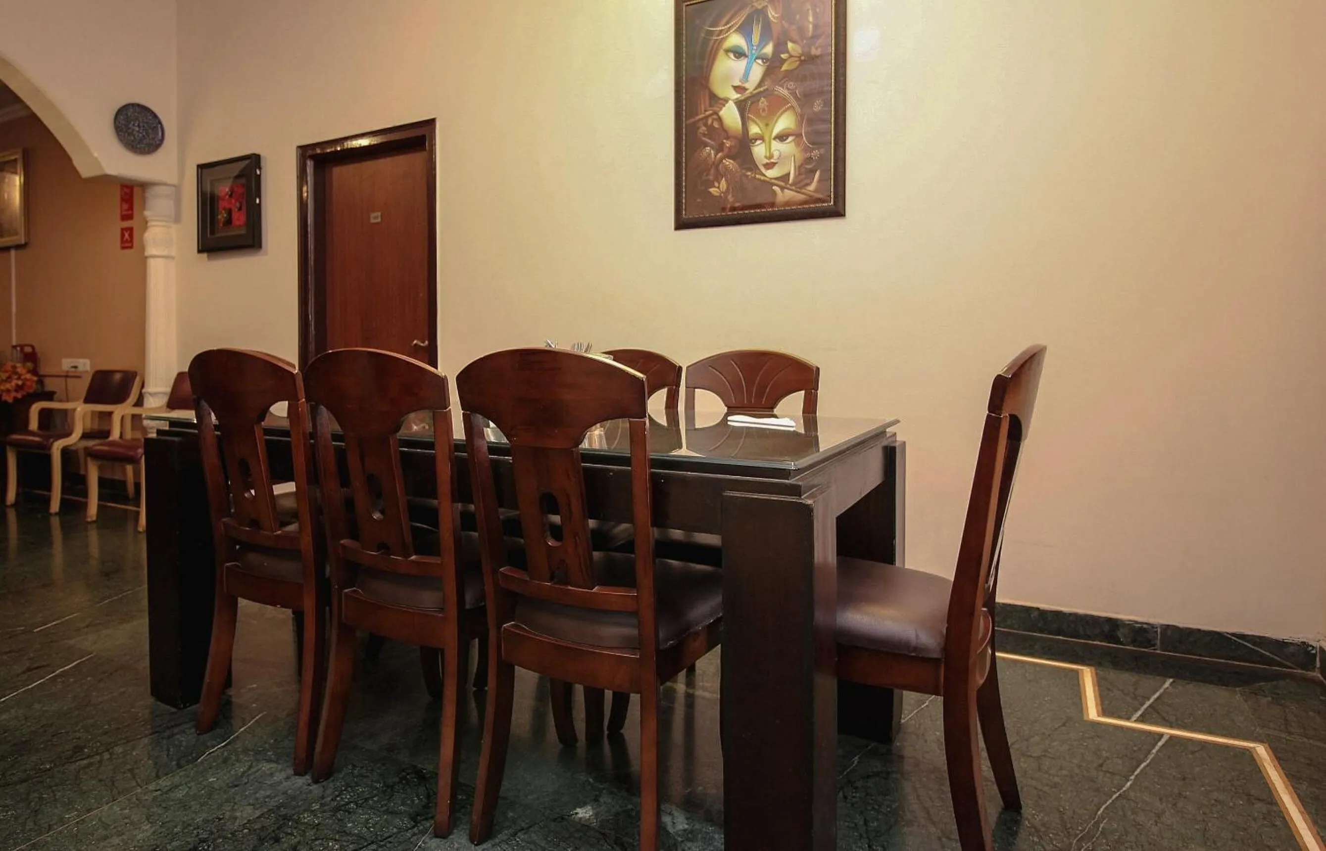 Restaurant/places to eat in Hotel O Jaipur Stays