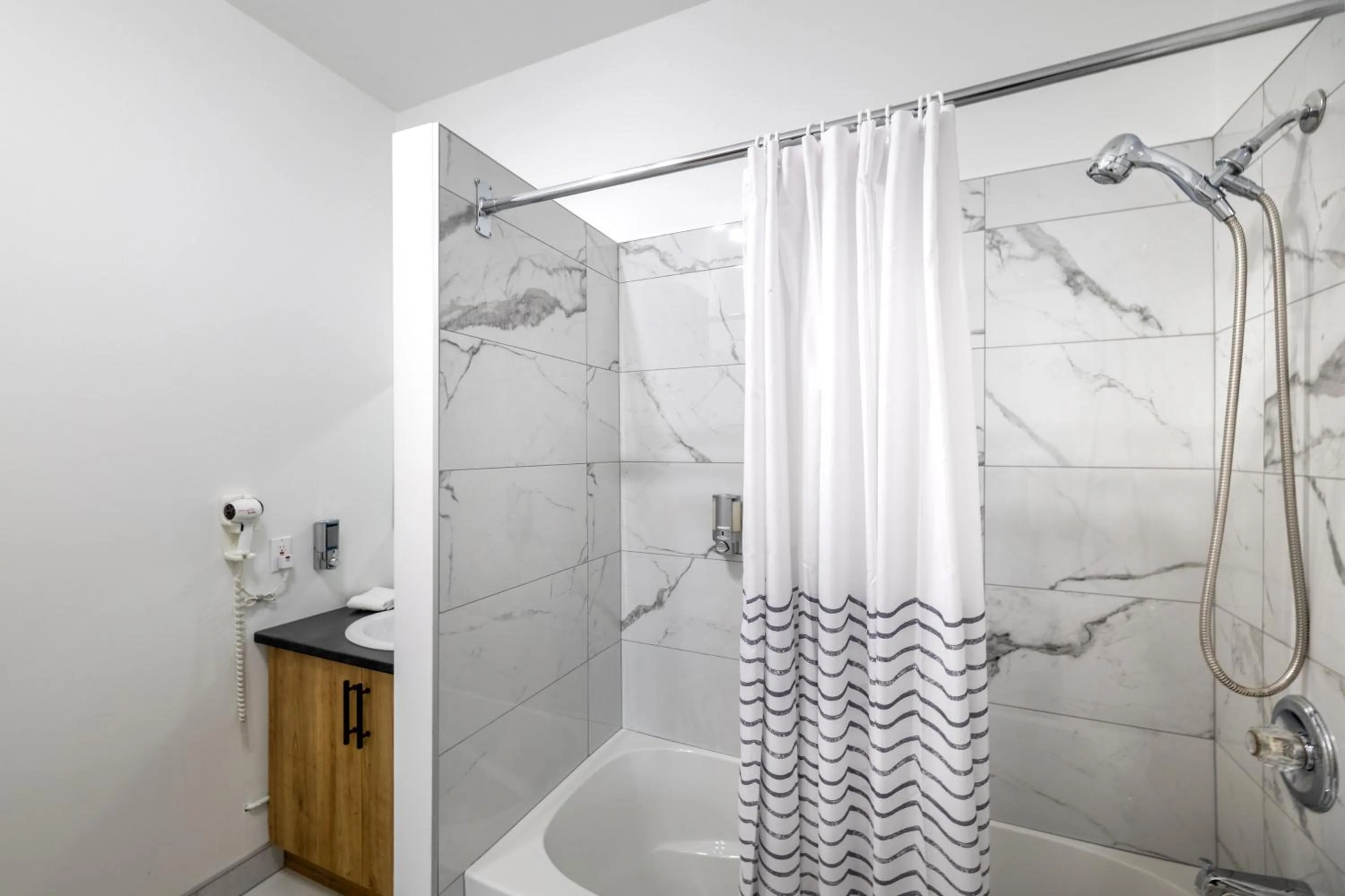 Bathroom in Motel Et Condo Chez Charley