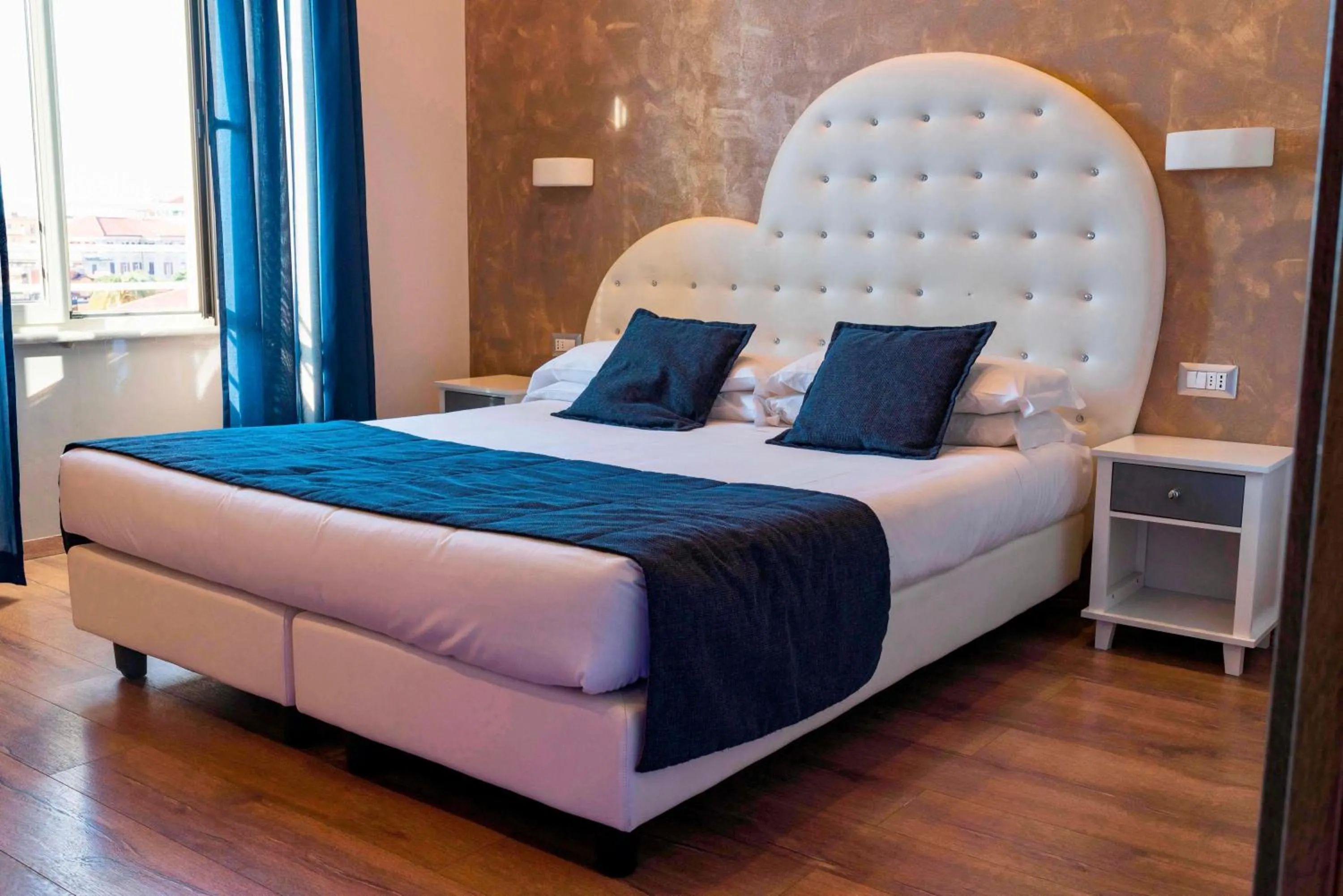 City view, Bed in Roma Veneto Relais