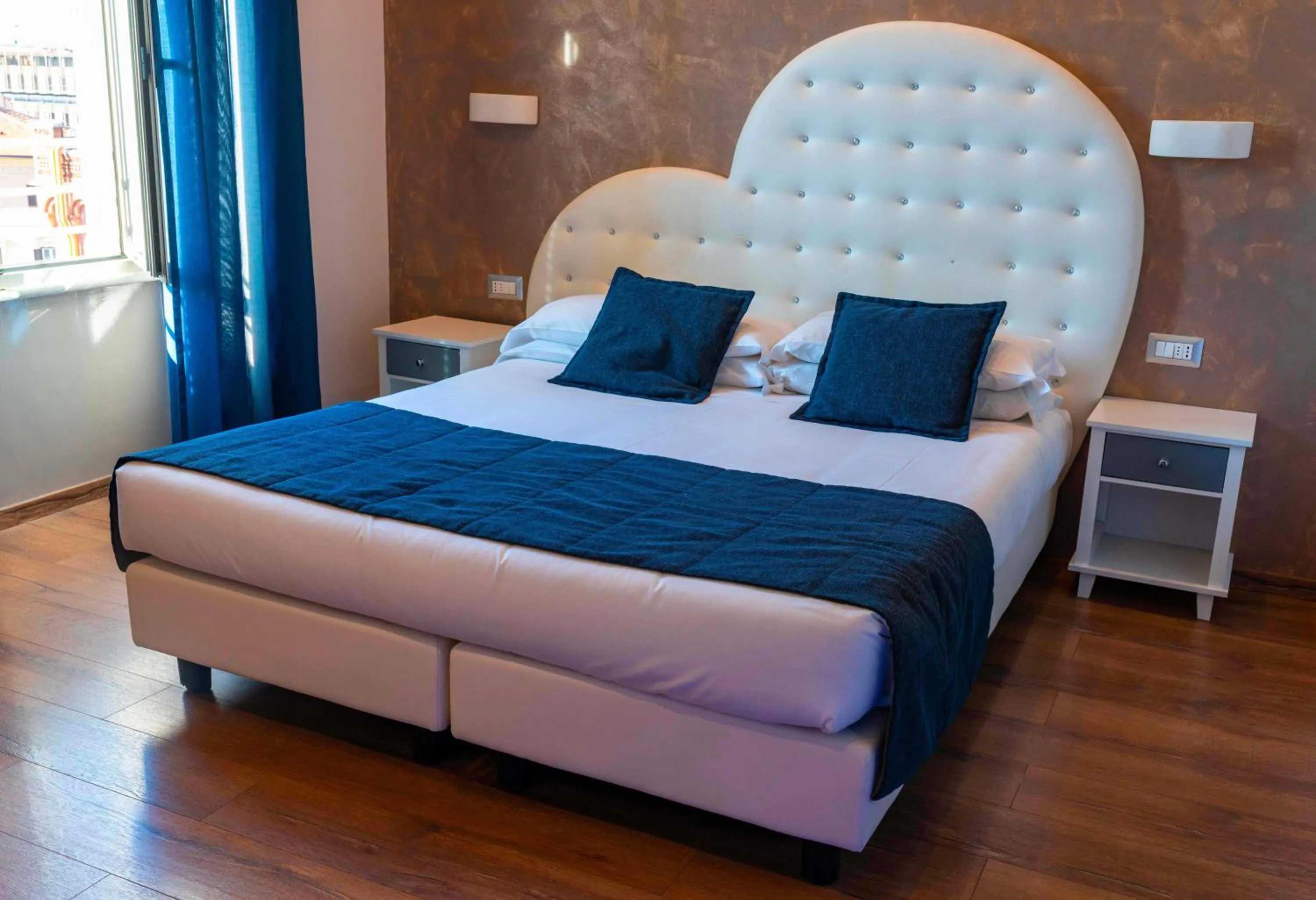 City view, Bed in Roma Veneto Relais