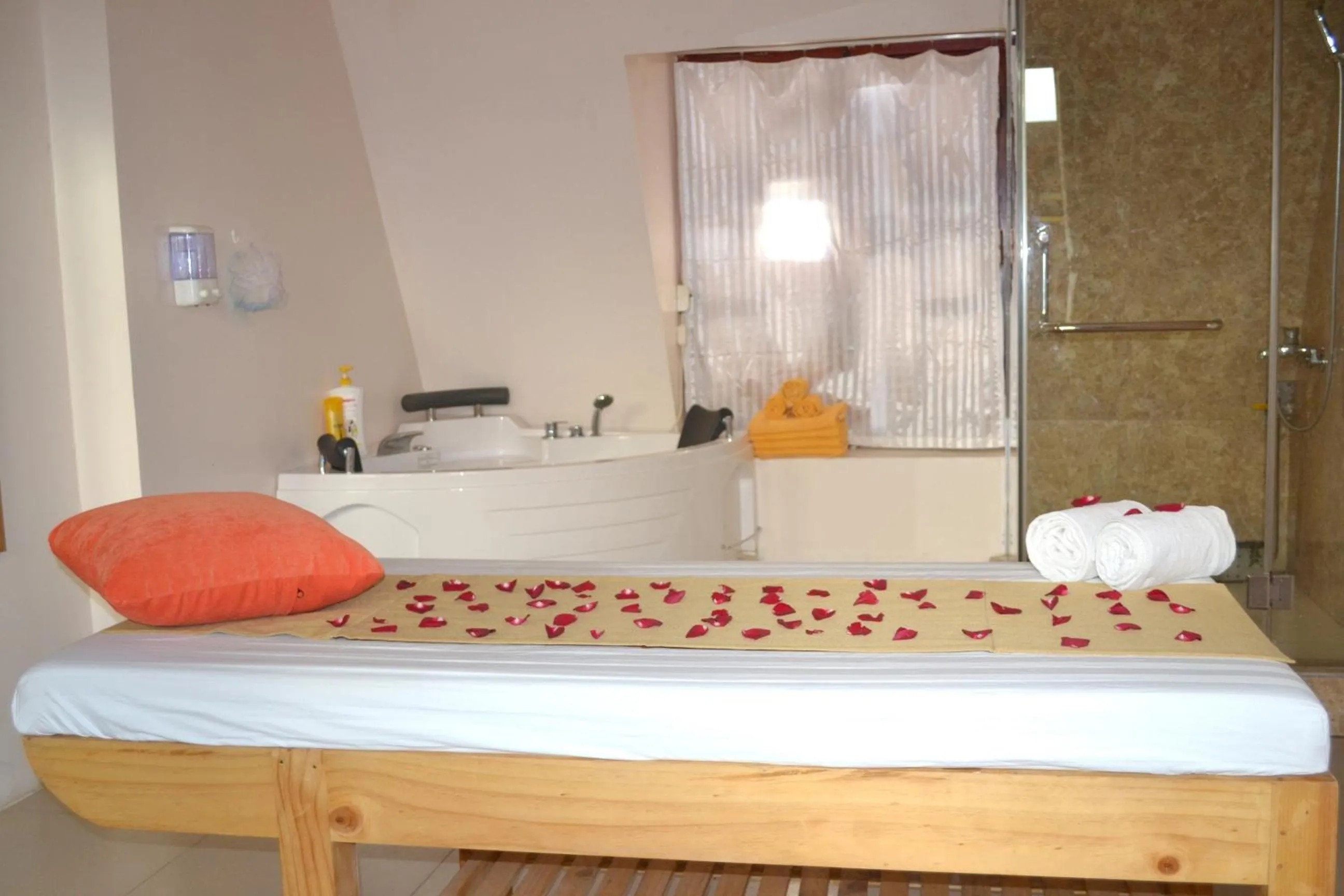 Massage, Bed in A1 Hotel - Dien Bien Phu