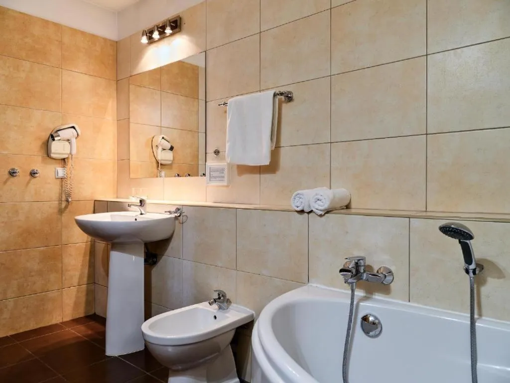 Toilet in Hotel Great Polonia Kraków Airport