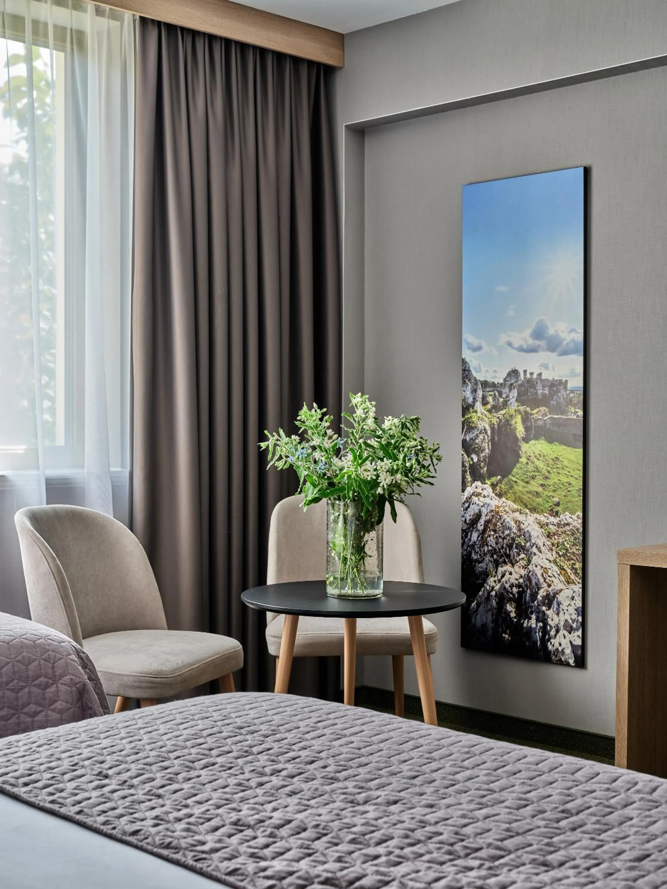 Seating area, Bed in Hotel Great Polonia Kraków Airport