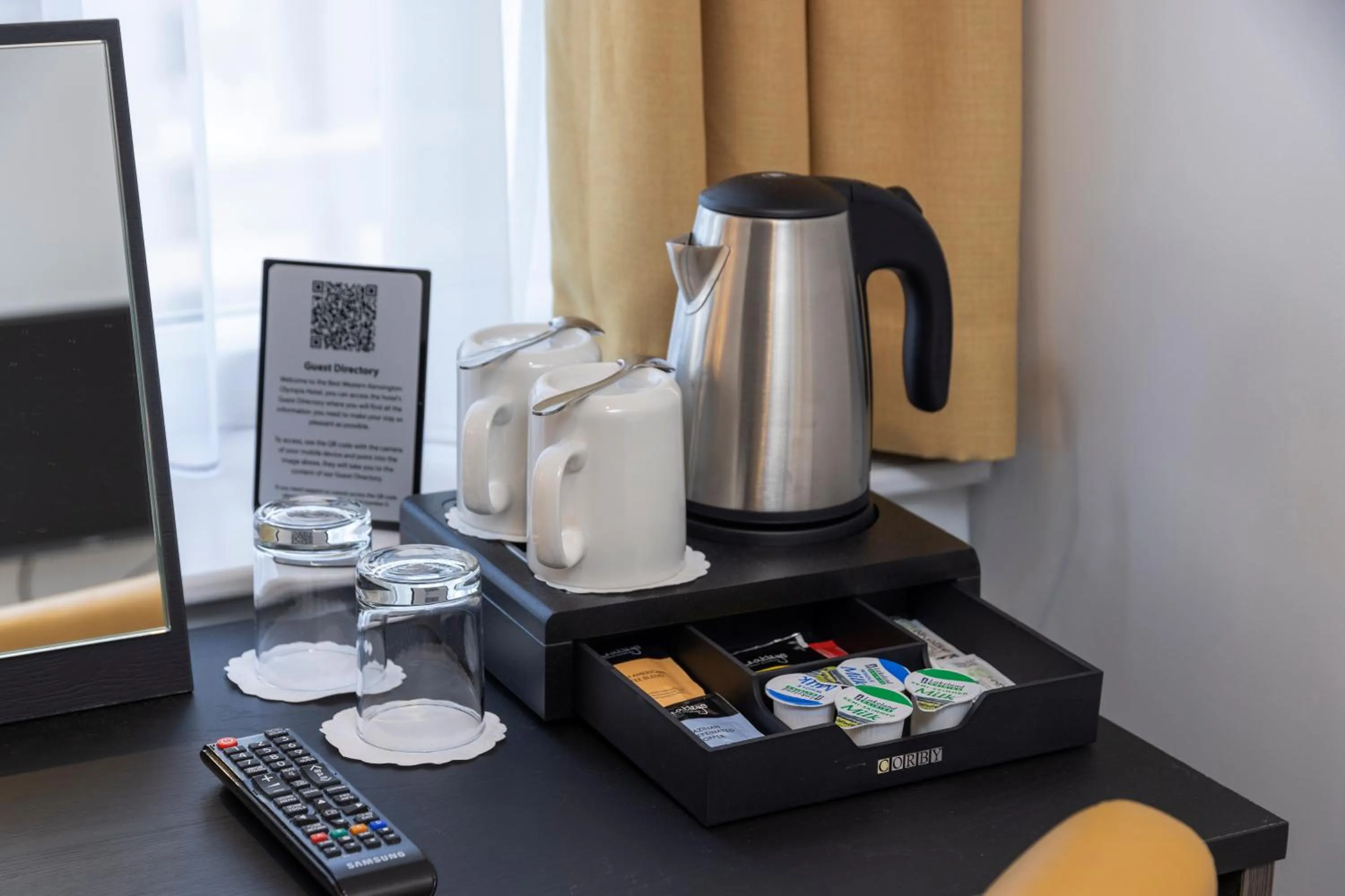 Coffee/tea facilities in Best Western Kensington Olympia Hotel