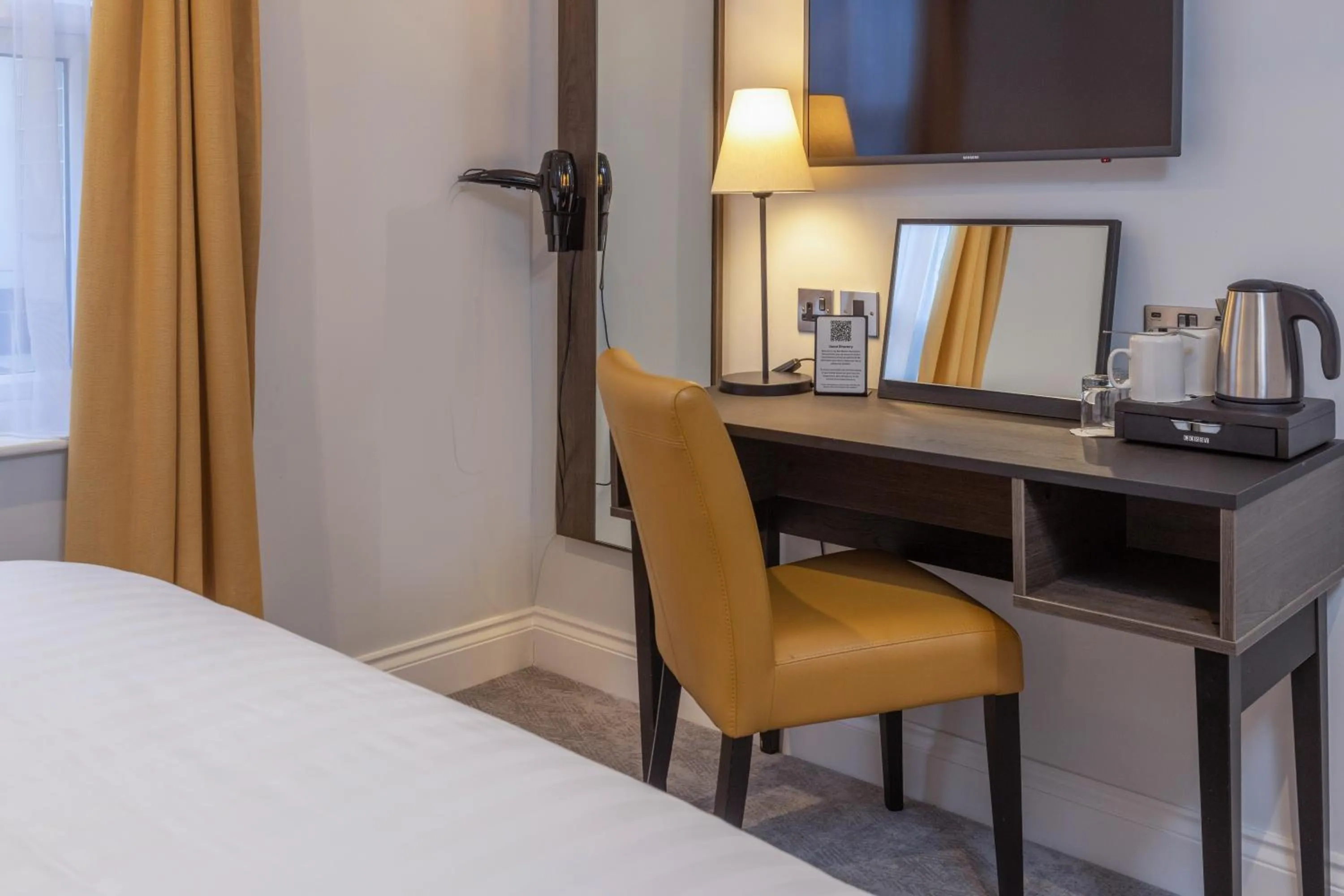 Bedroom, Bed in Four Points Flex by Sheraton London Kensington Olympia