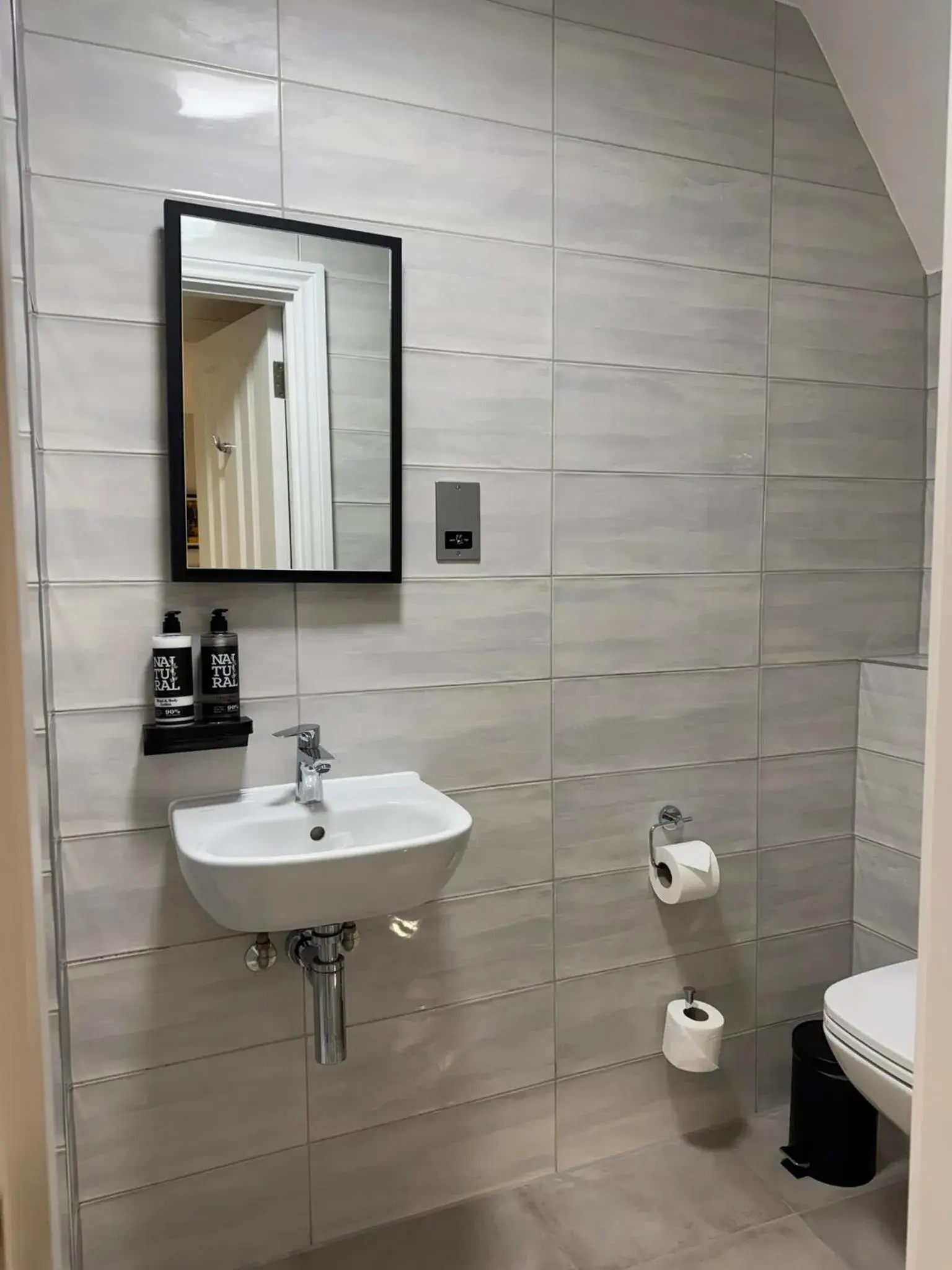 Cozy Double Room - No Window in Best Western Kensington Olympia Hotel Cozy Double Room - No Window in Best Western Kensington Olympia Hotel