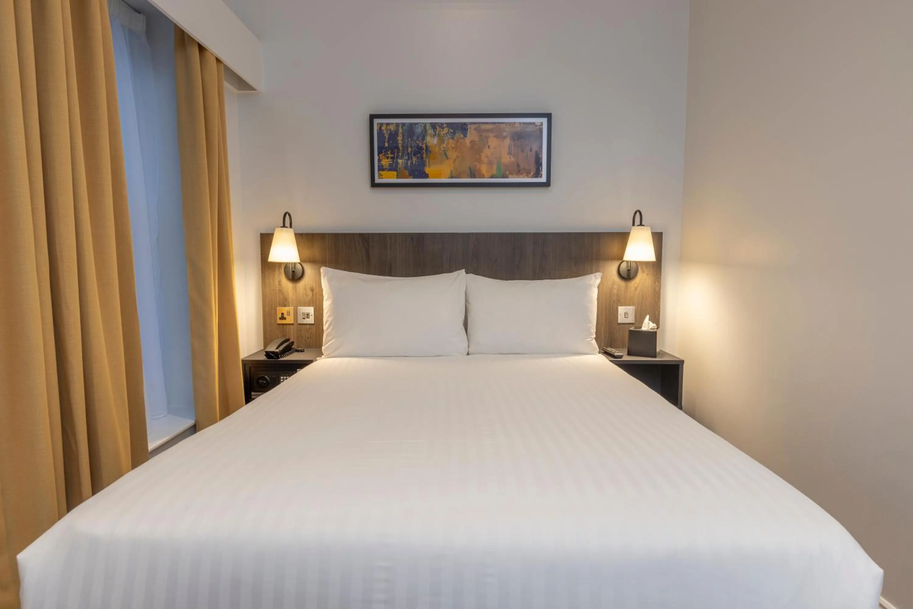 Bedroom, Bed in Four Points Flex by Sheraton London Kensington Olympia