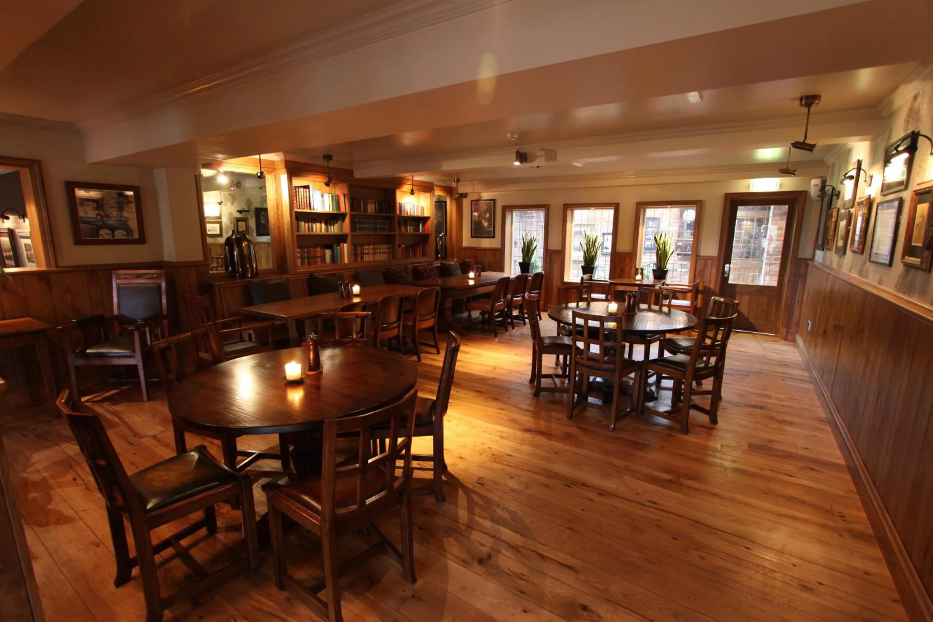 Dining area in The Bear's Paw