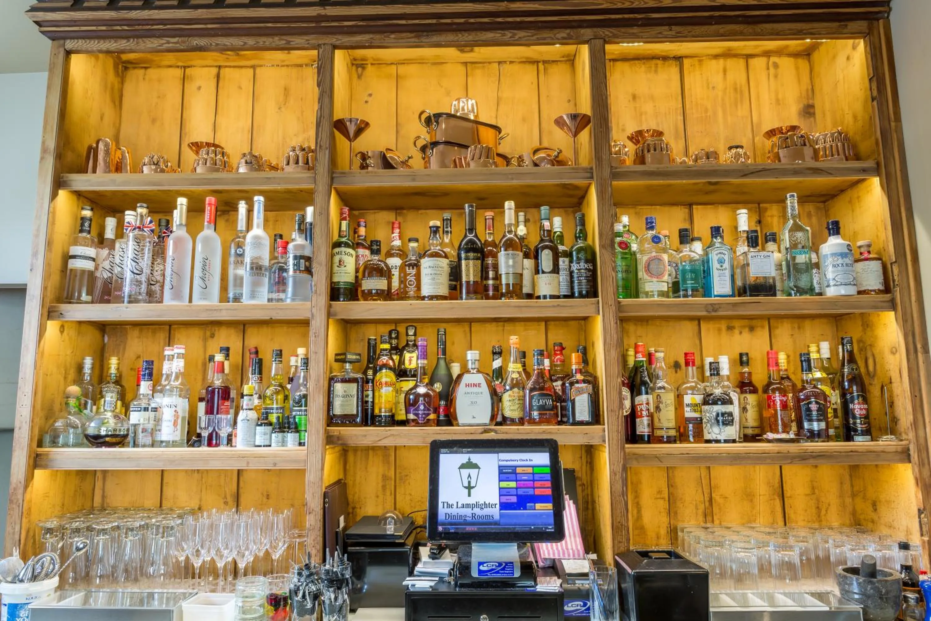 Alcoholic drinks in The Lamplighter Dining ~ Rooms