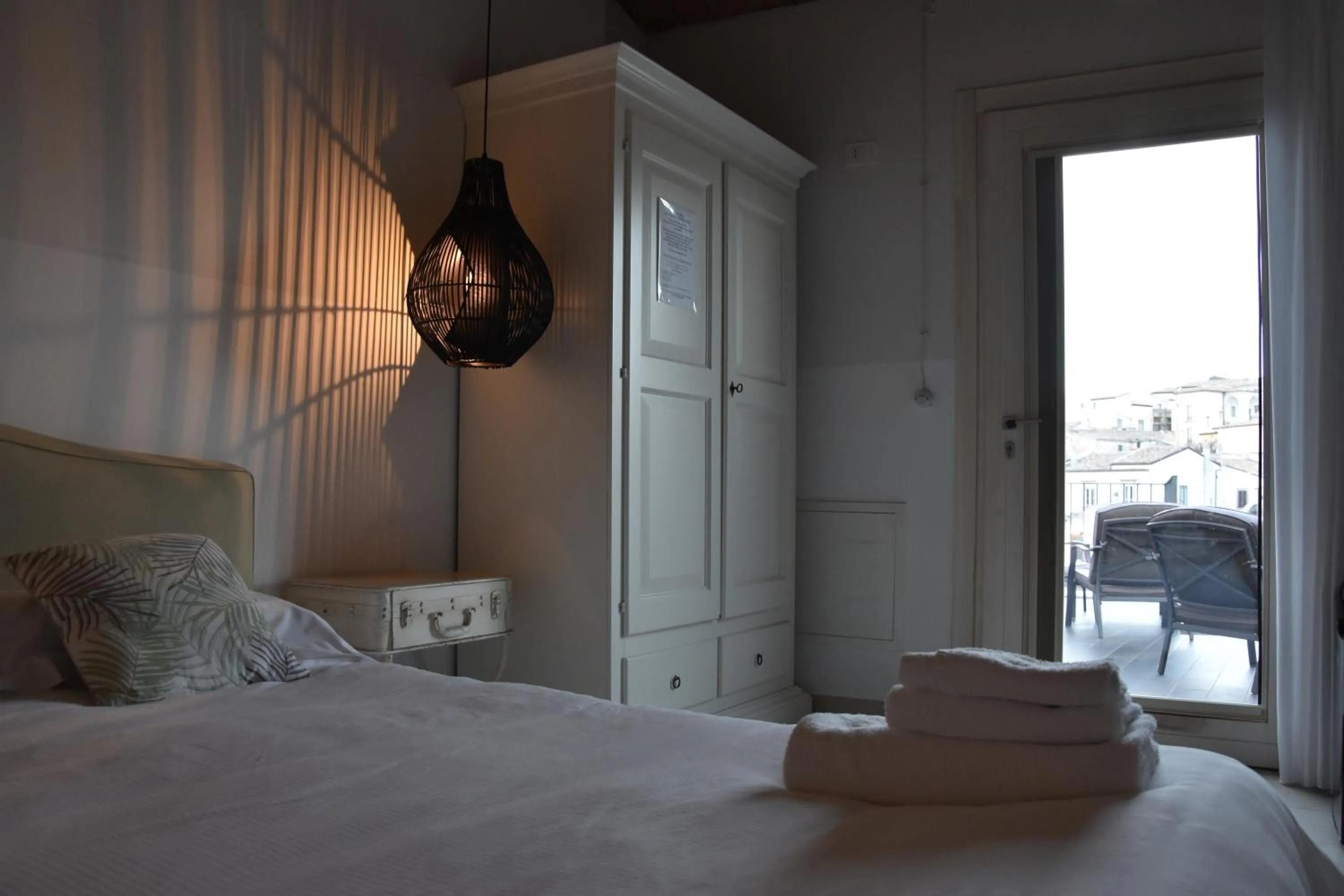 Photo of the whole room, Bed in La Casa nel Borgo Antico